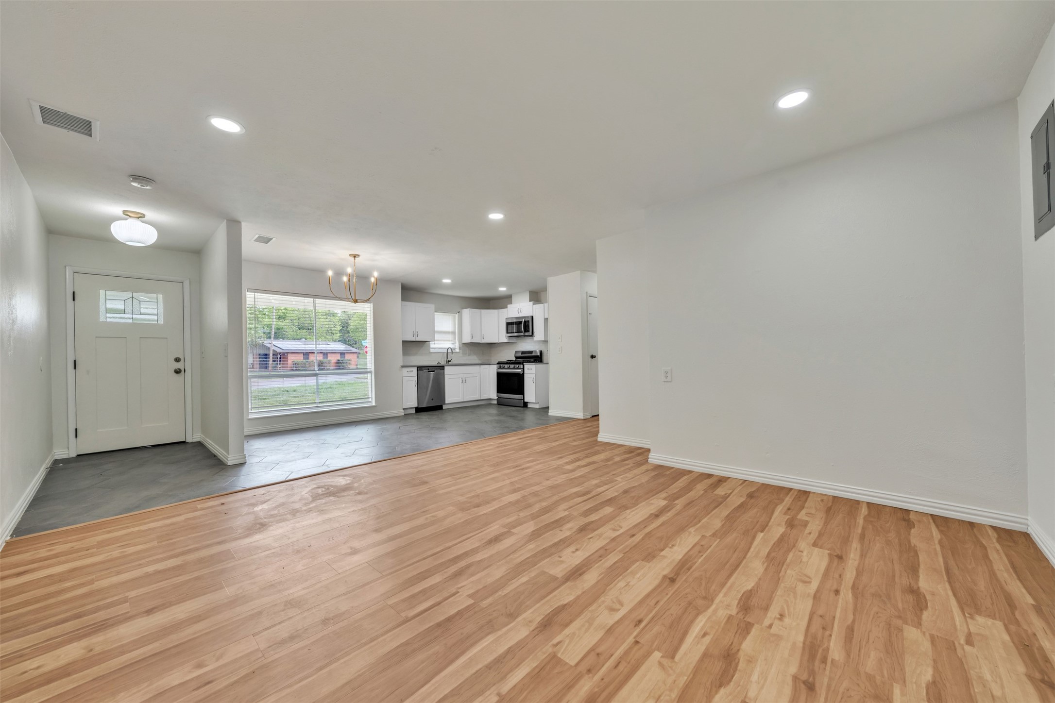 6401 Loydhill Lane