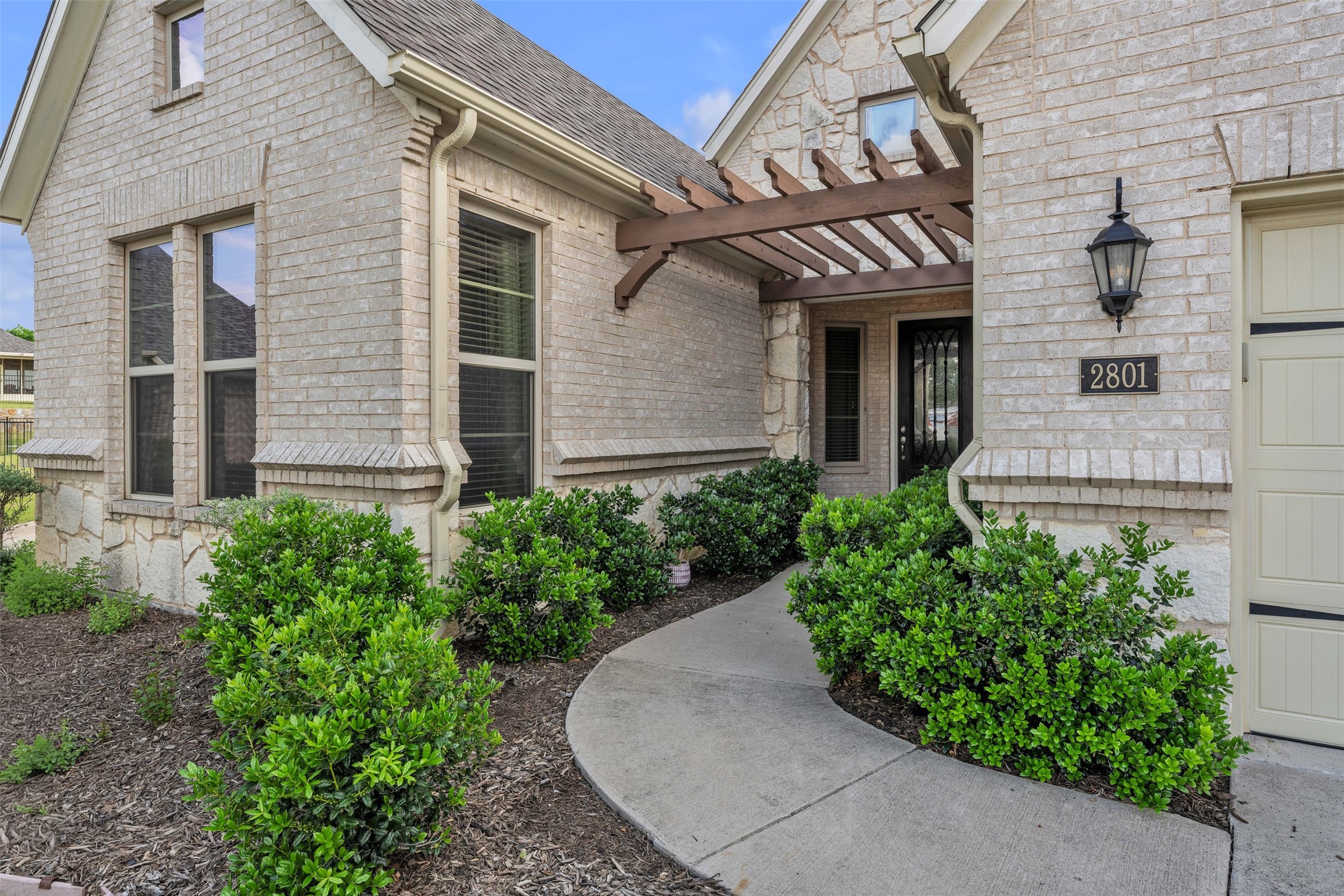 2801 Vista Azul Place 2801