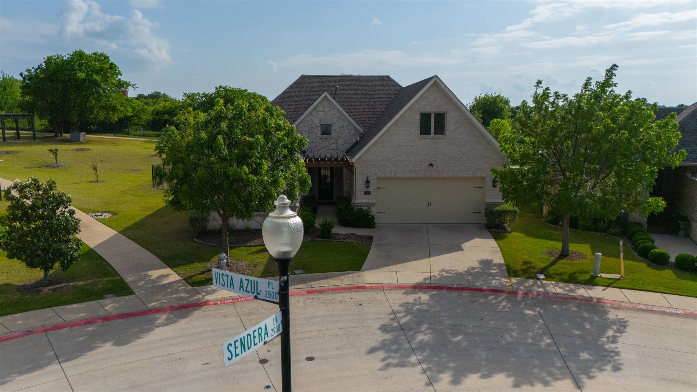 2801 Vista Azul Place 2801