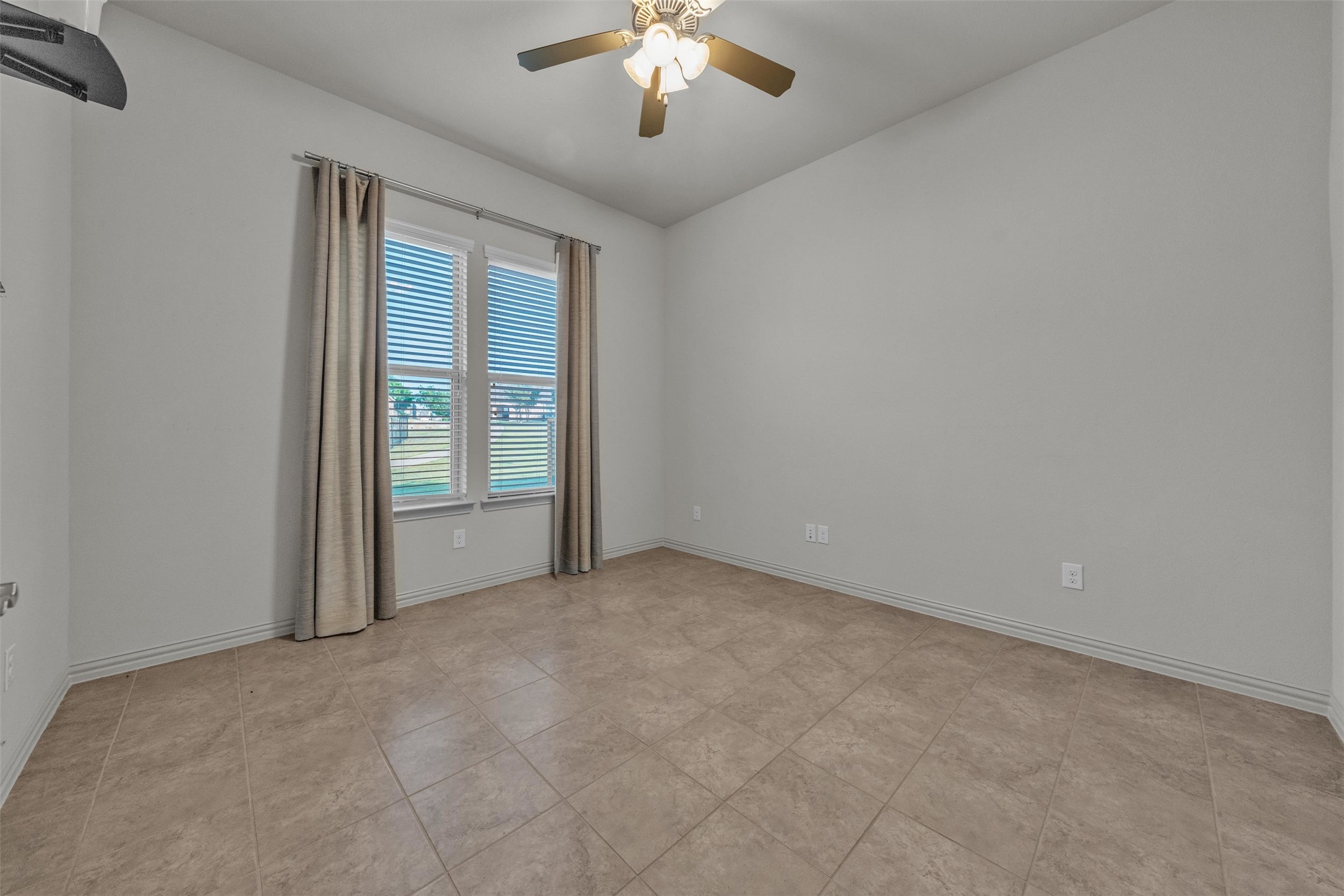 2801 Vista Azul Place 2801