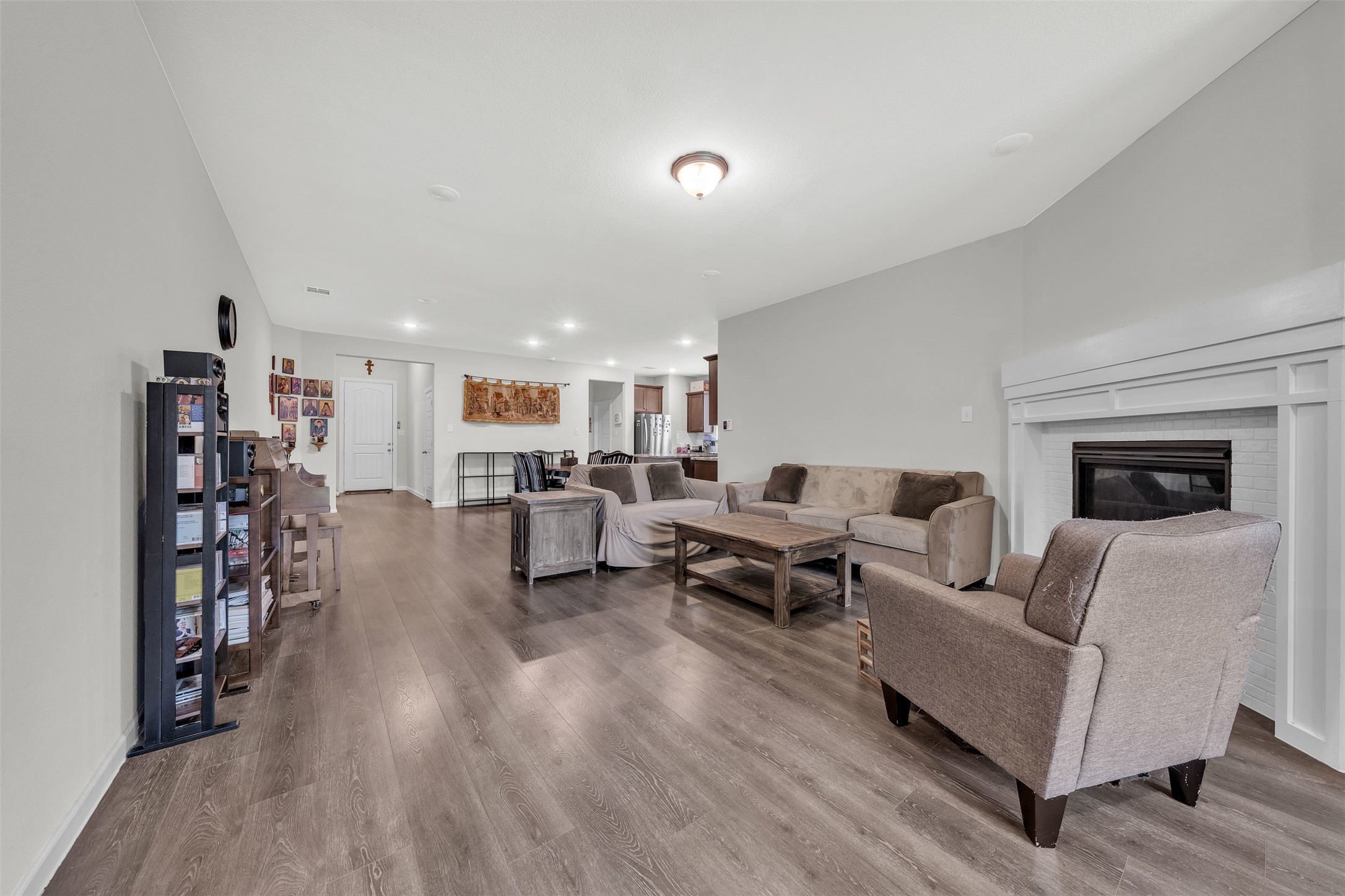 639 Congressional Avenue