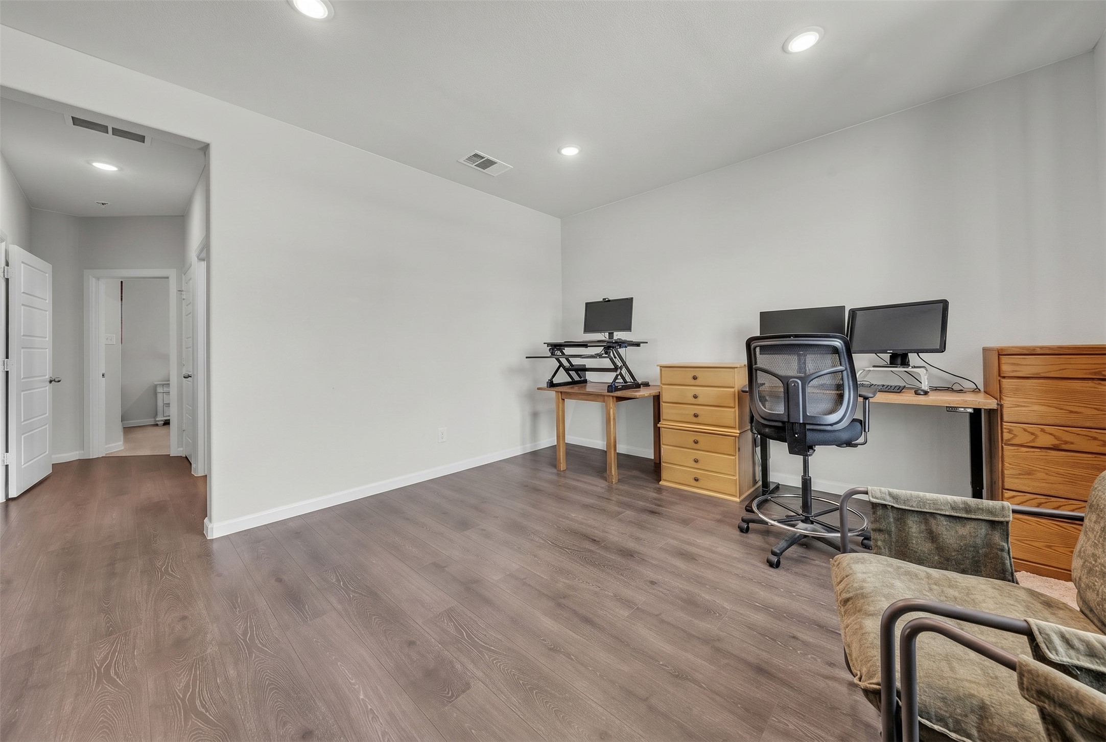 639 Congressional Avenue