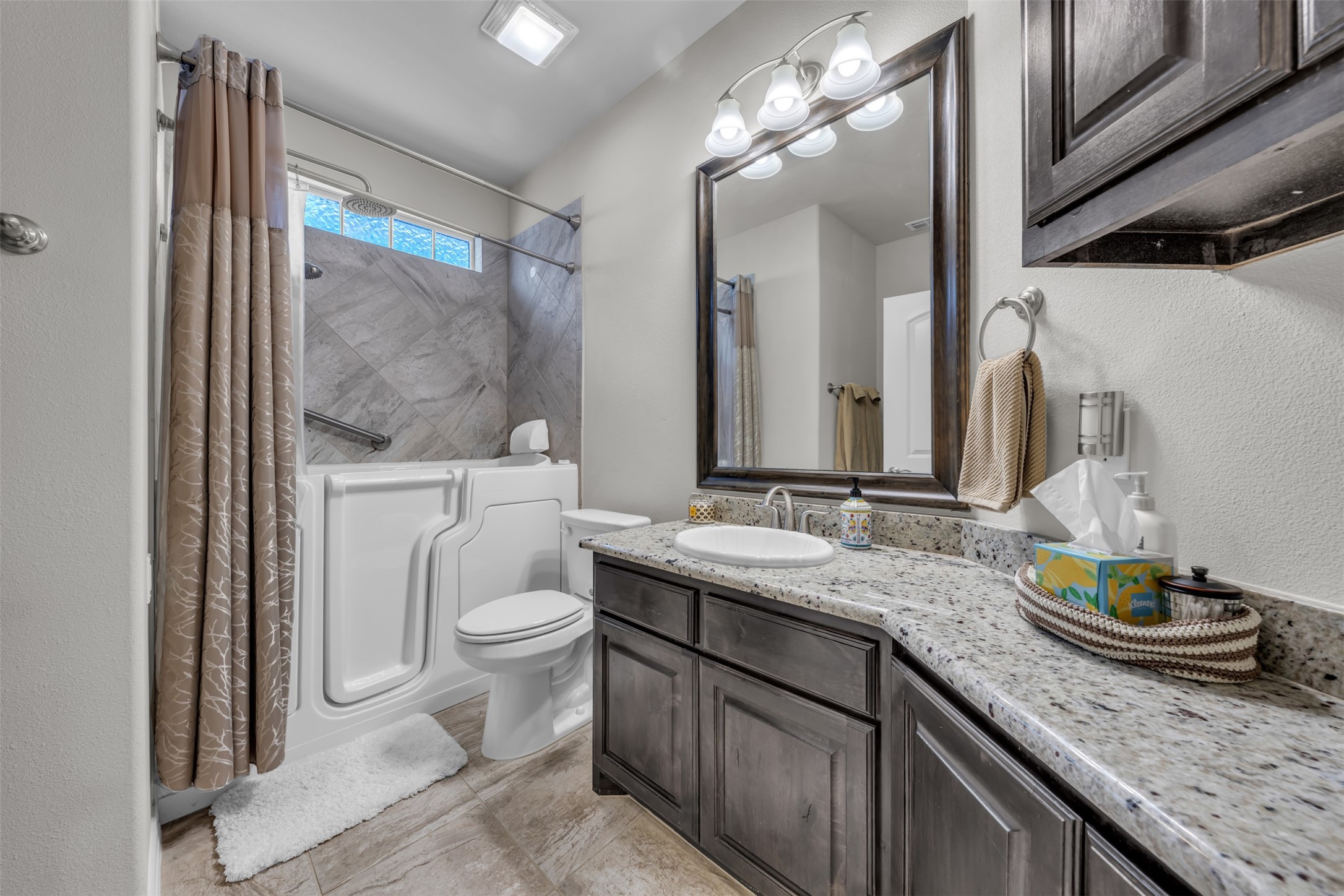 2704 Esplanade Boulevard 2704