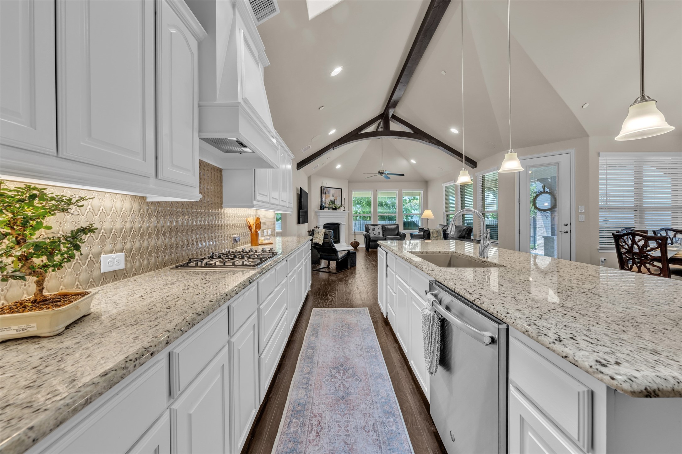 2704 Esplanade Boulevard 2704