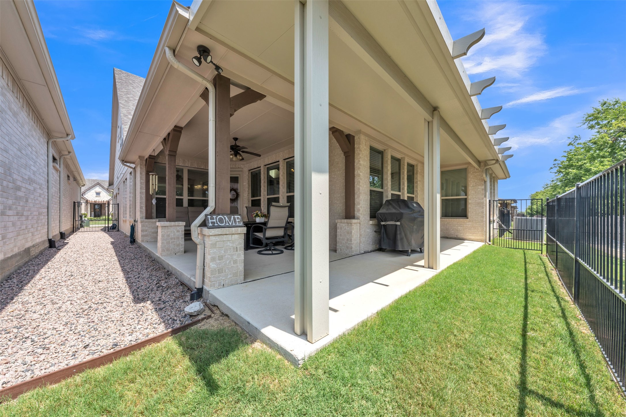 2704 Esplanade Boulevard 2704