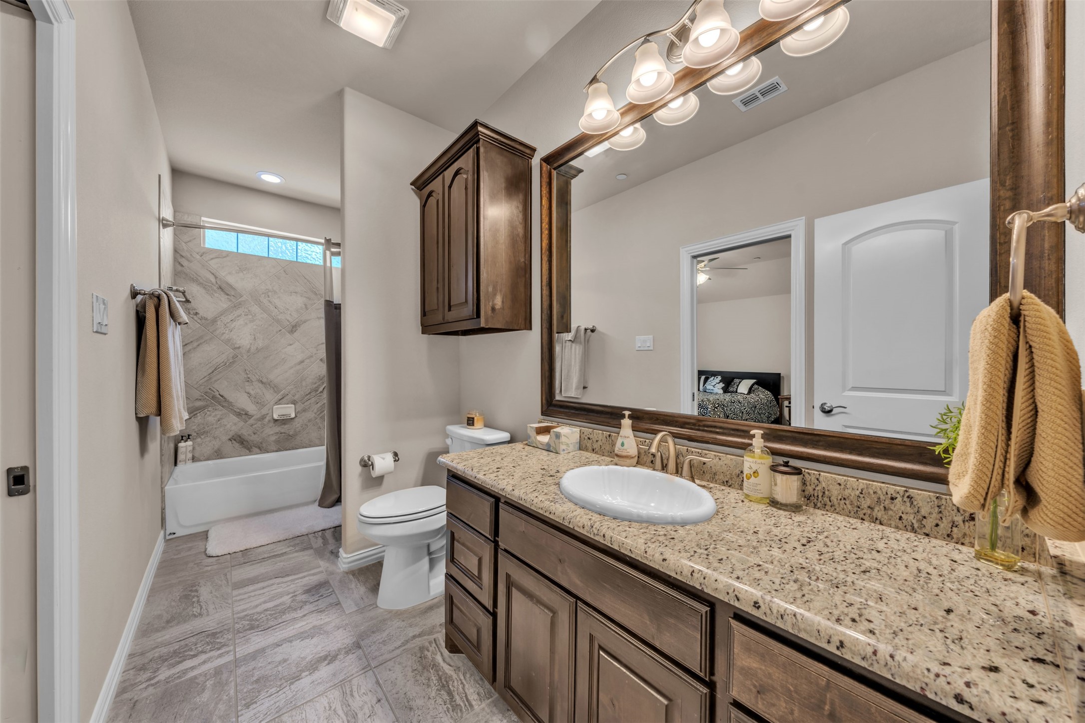 2704 Esplanade Boulevard 2704