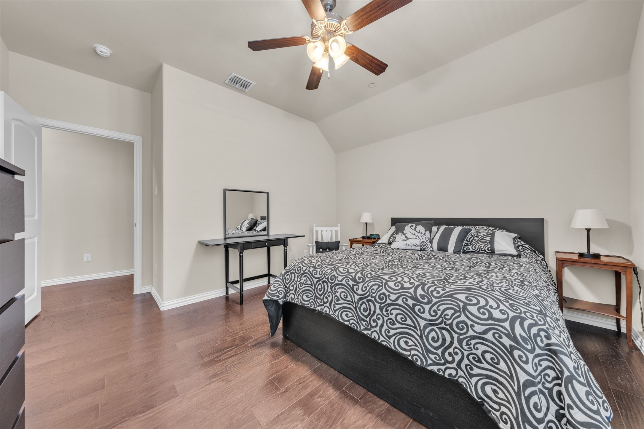 2704 Esplanade Boulevard 2704