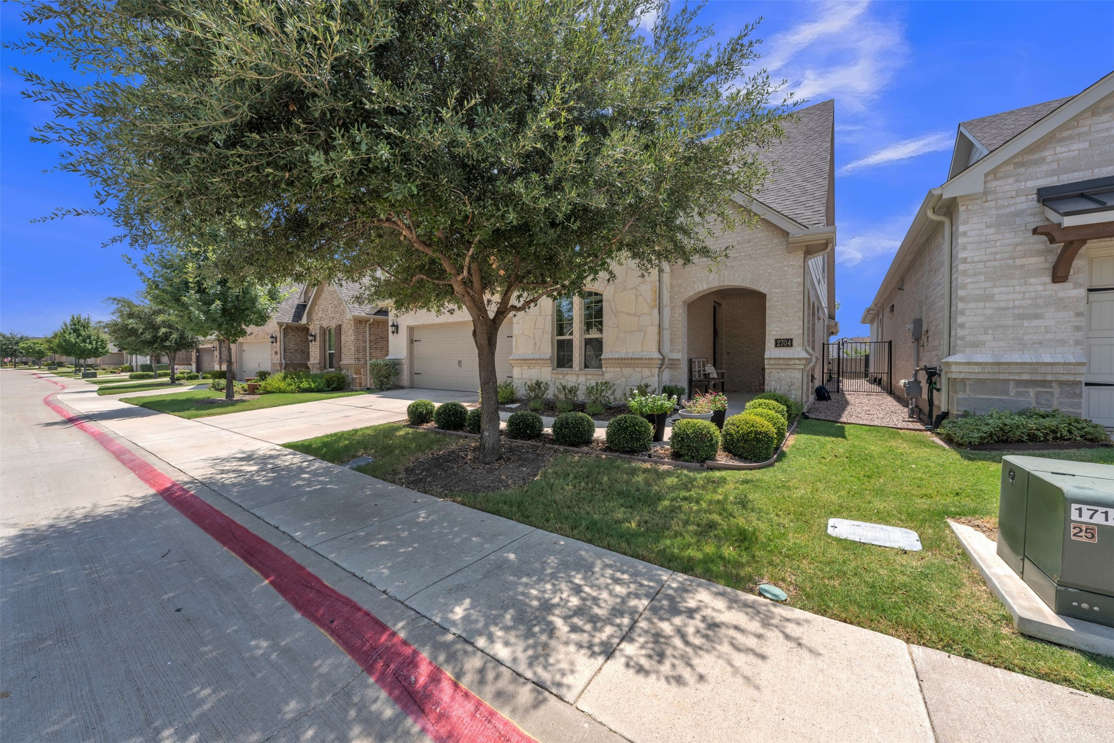 2704 Esplanade Boulevard 2704