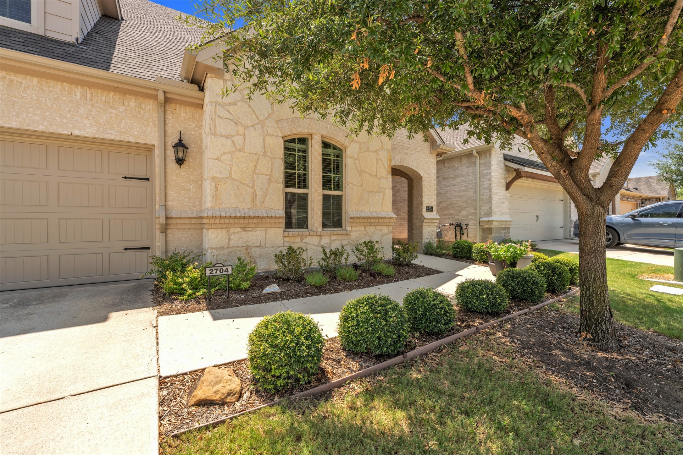 2704 Esplanade Boulevard 2704