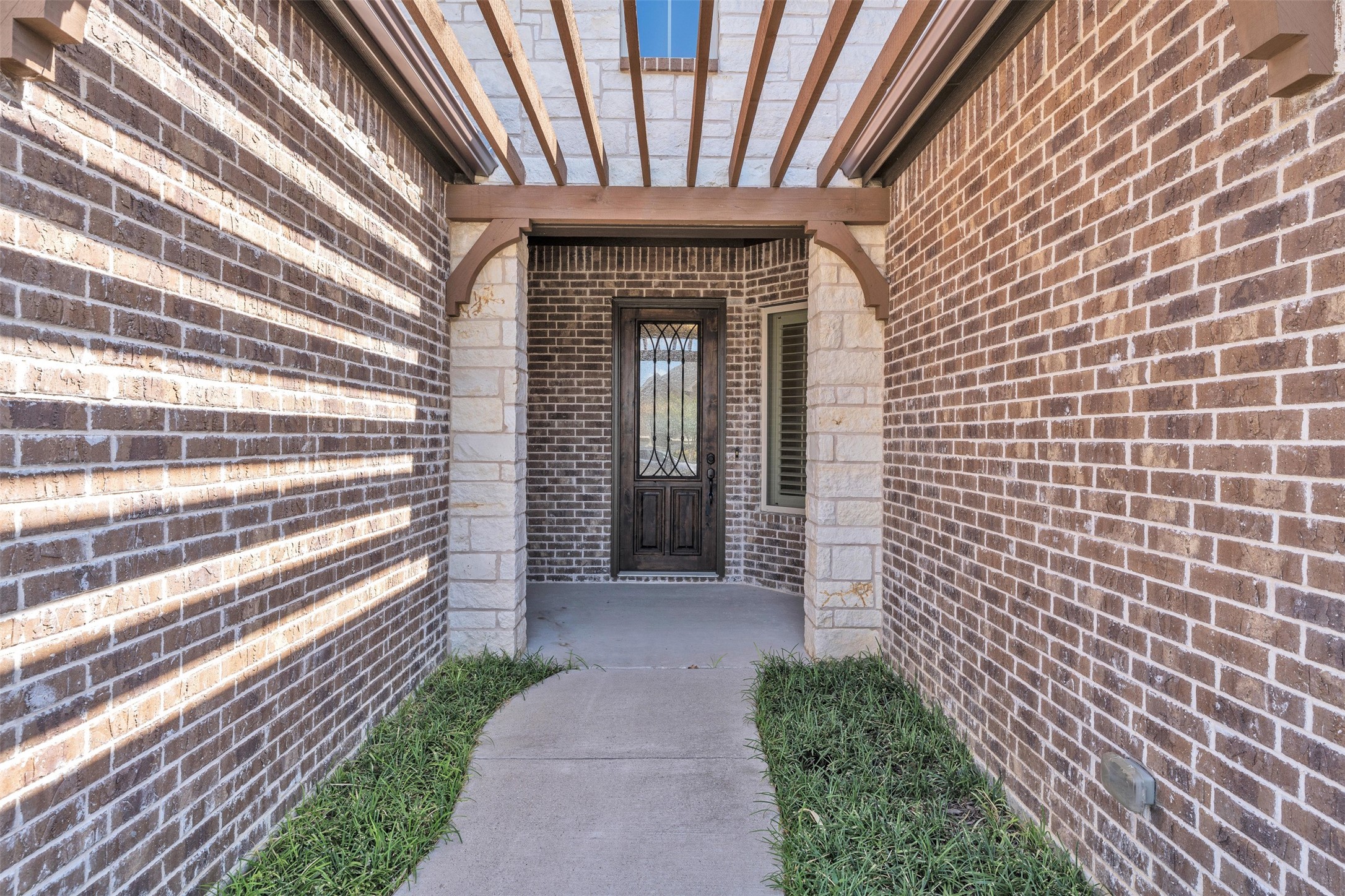2908 Esplanade Boulevard 2908