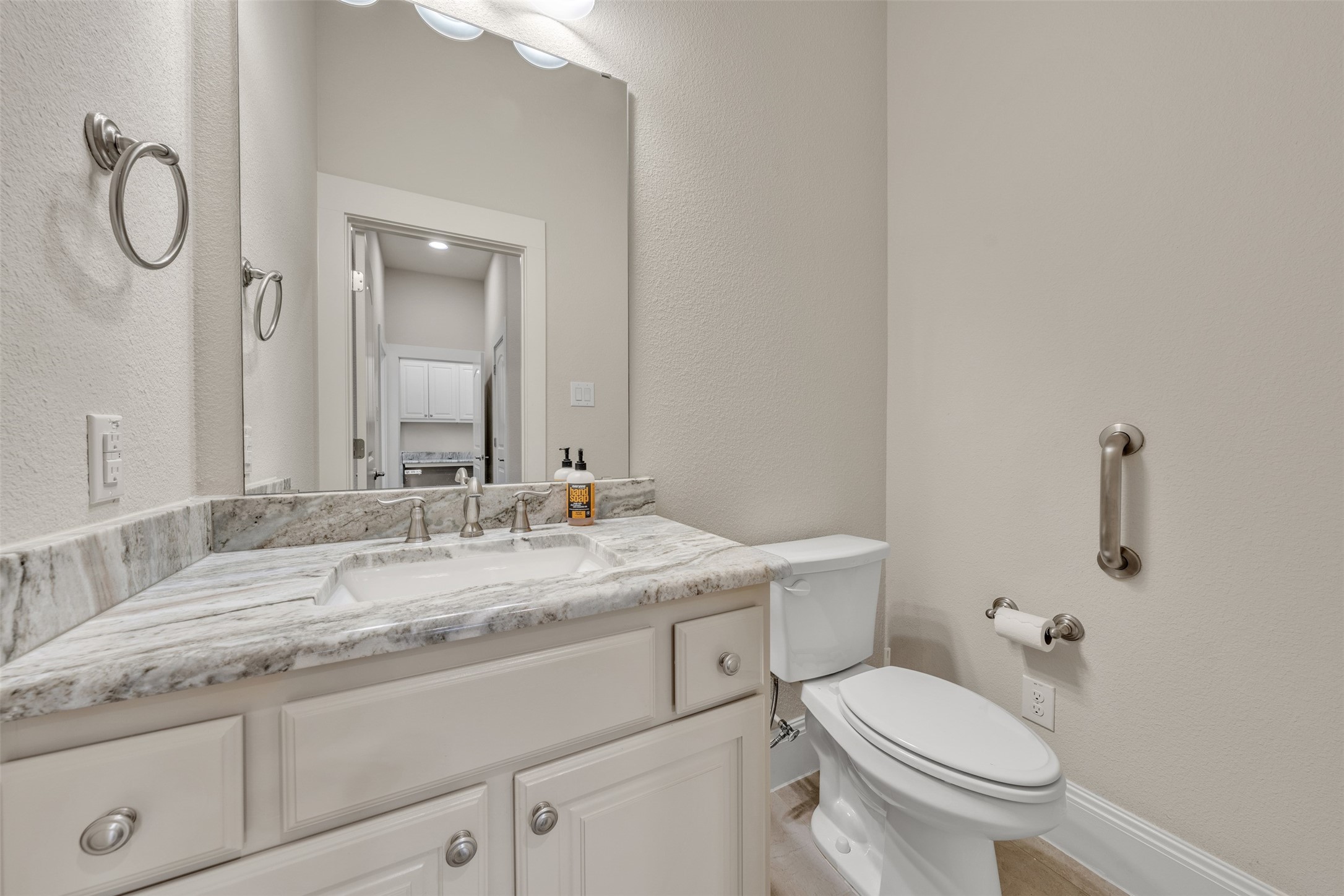 2908 Esplanade Boulevard 2908