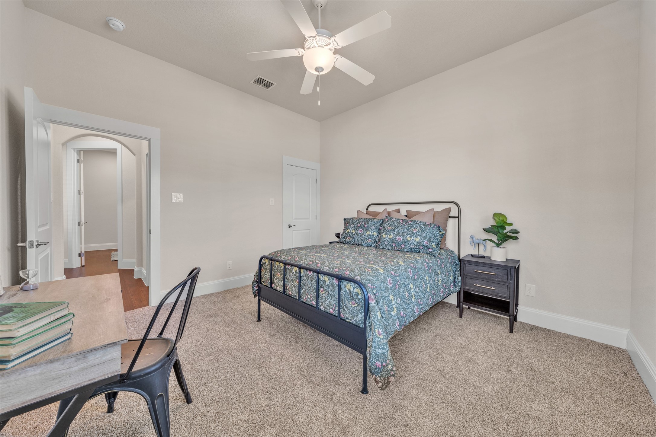 2908 Esplanade Boulevard 2908