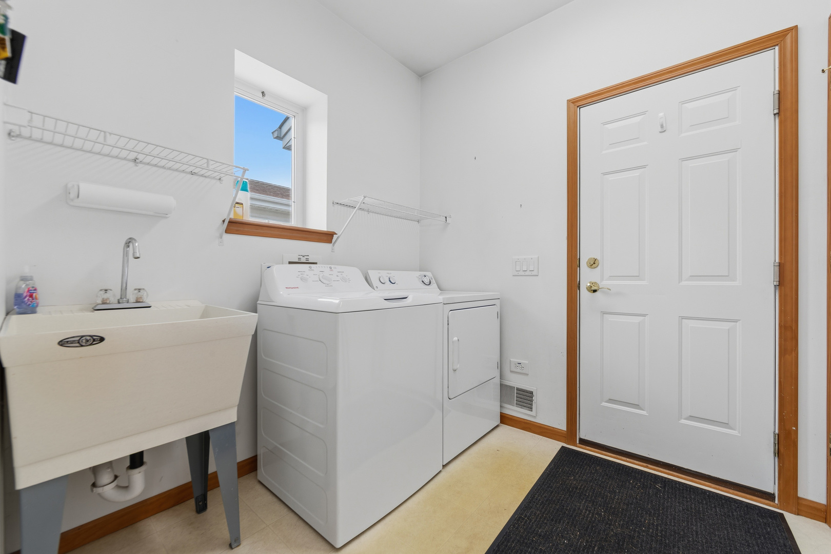 102 Hitching Post Lane