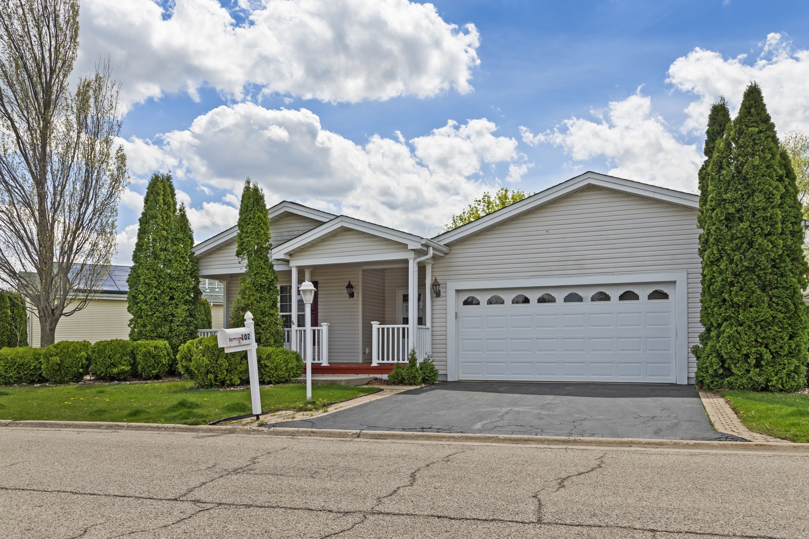 102 Hitching Post Lane