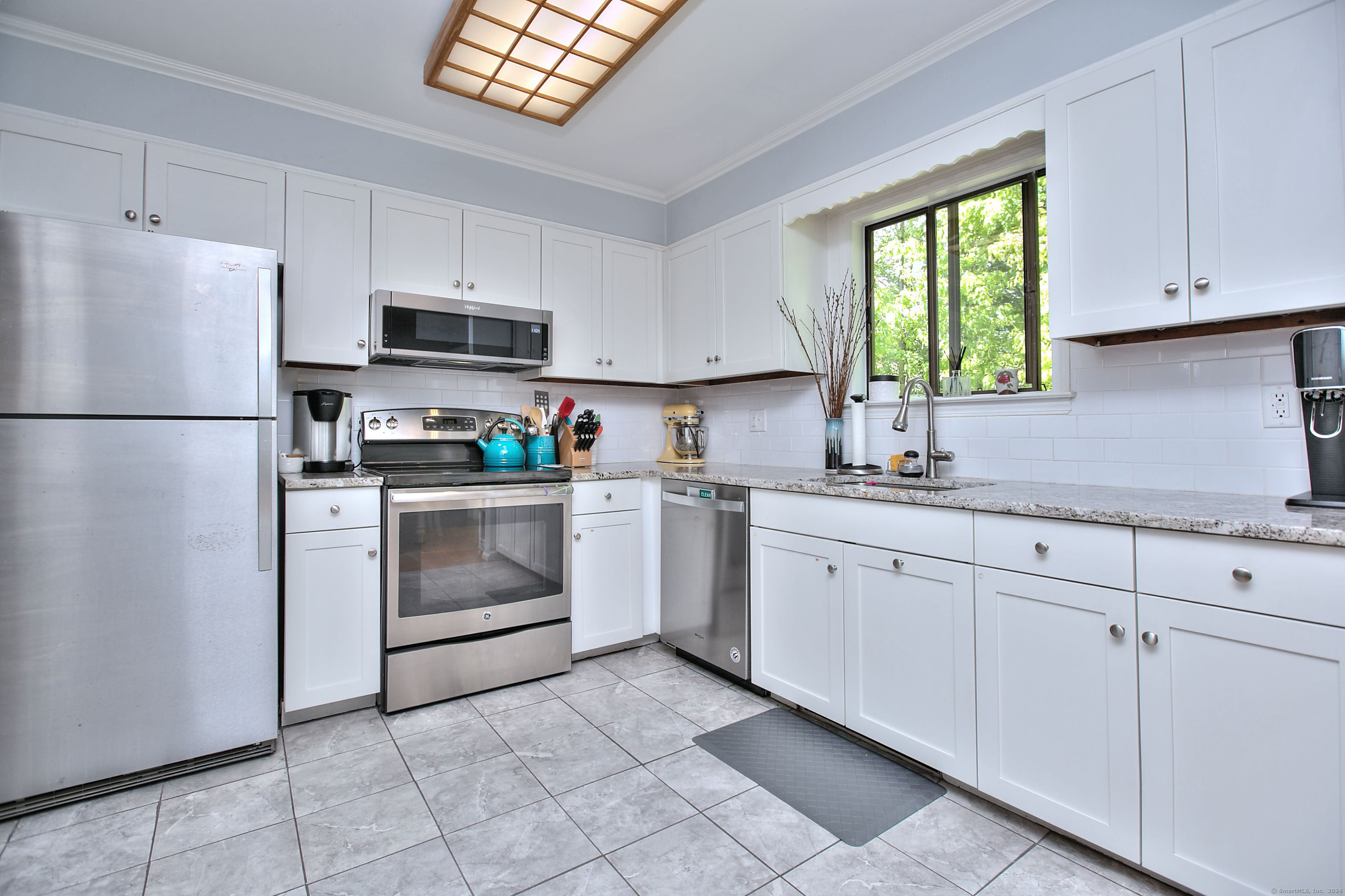 36 Highview Avenue APT 3