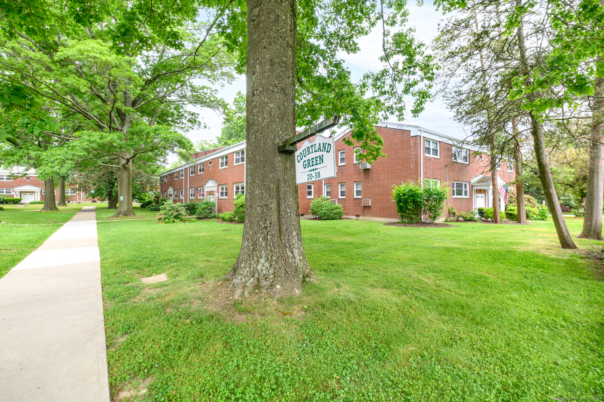 38 Courtland Avenue Unit: #4