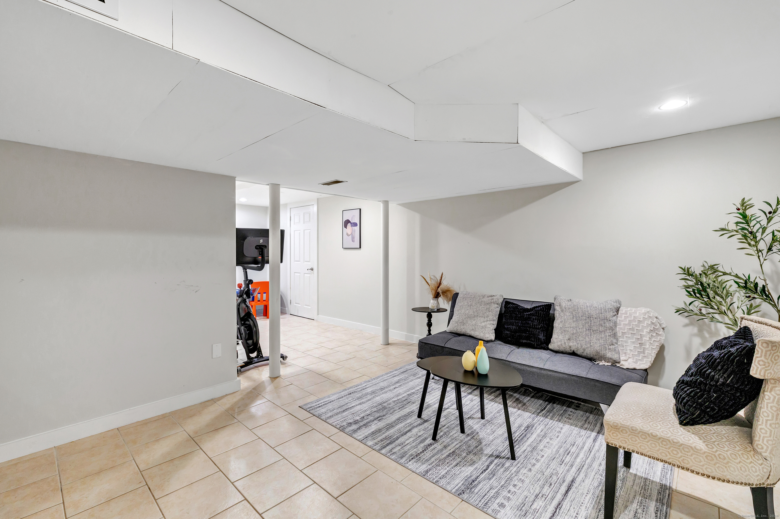 375 Edgefield Avenue