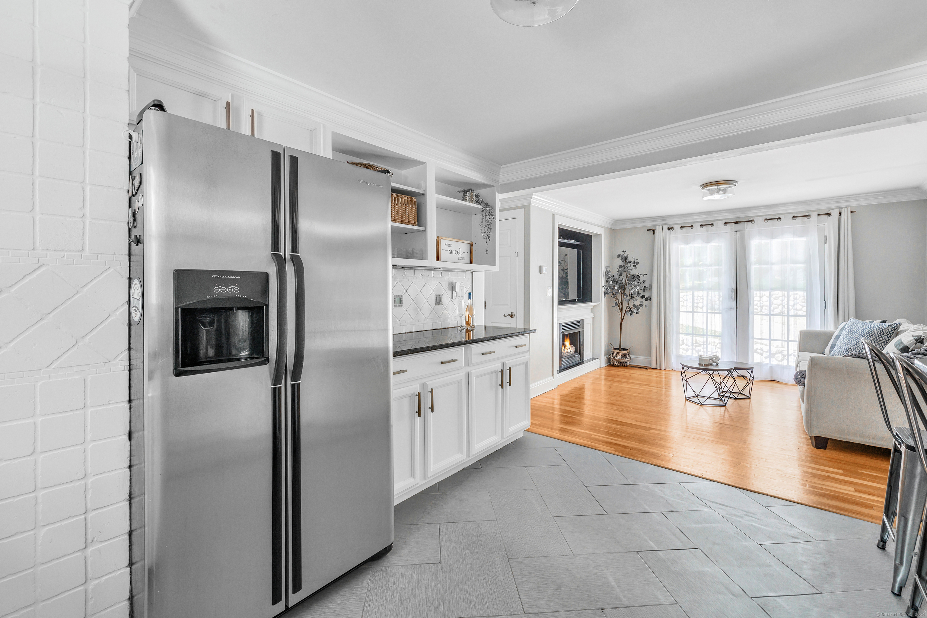 375 Edgefield Avenue