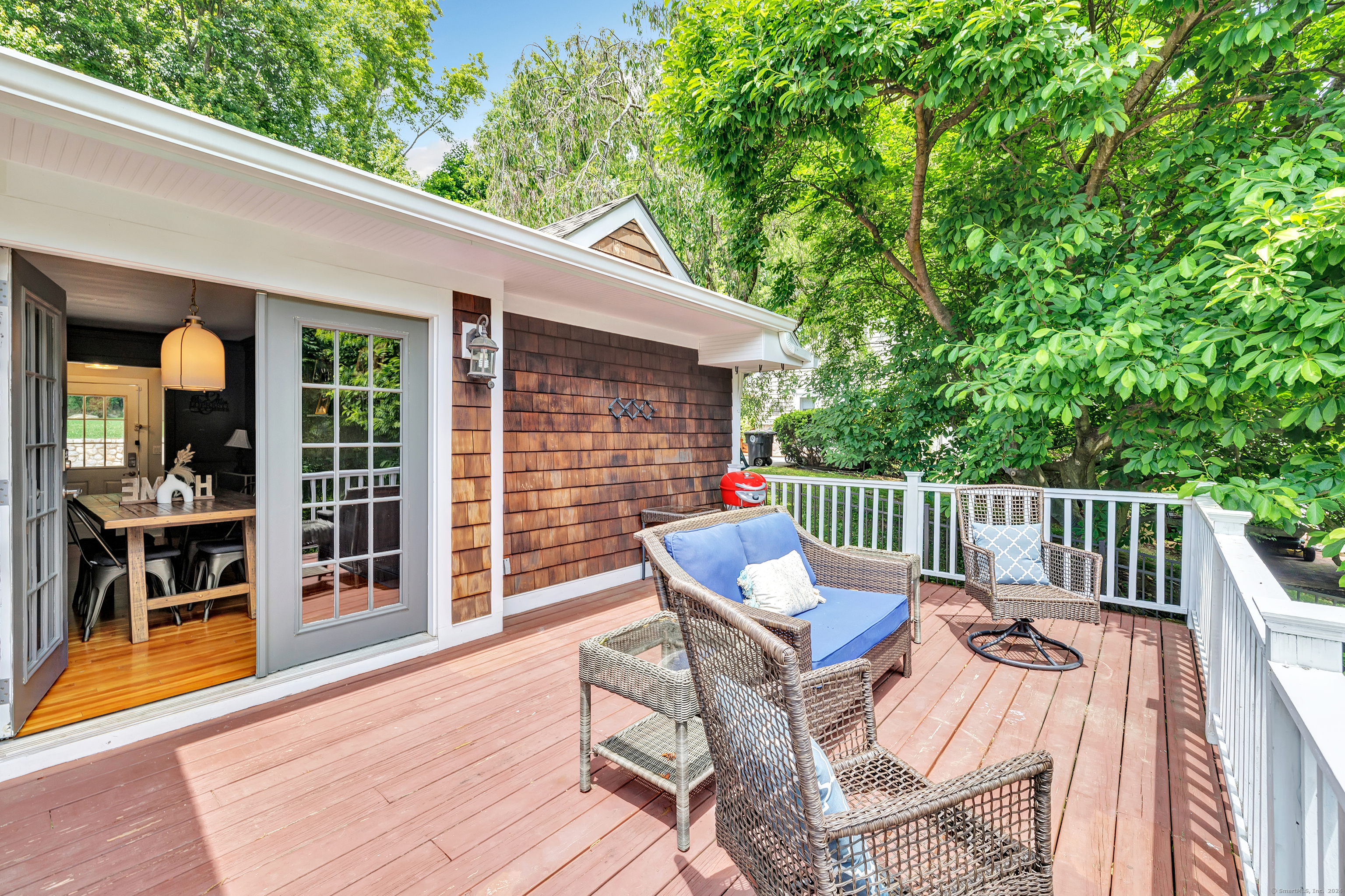 375 Edgefield Avenue