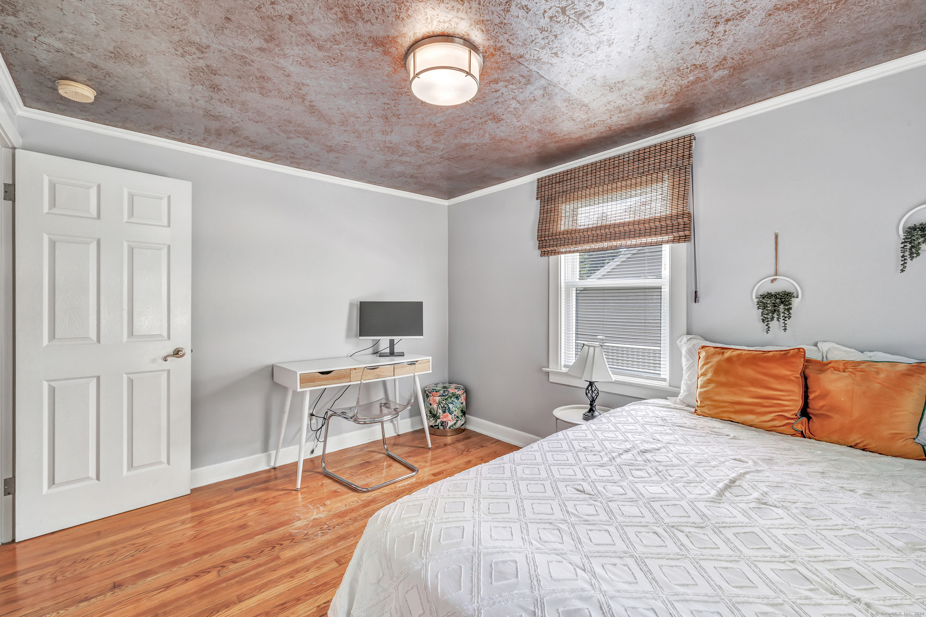 375 Edgefield Avenue
