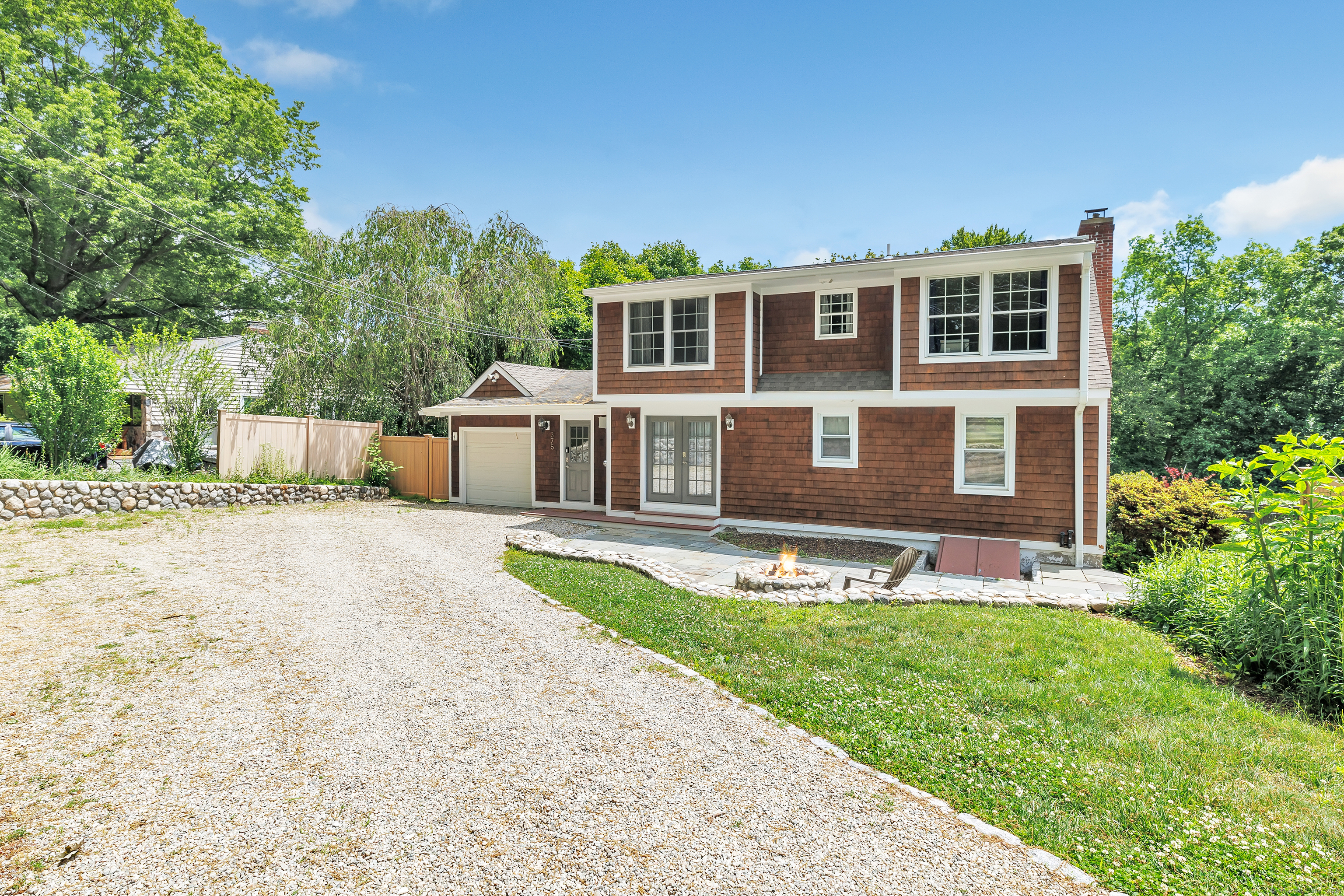 375 Edgefield Avenue