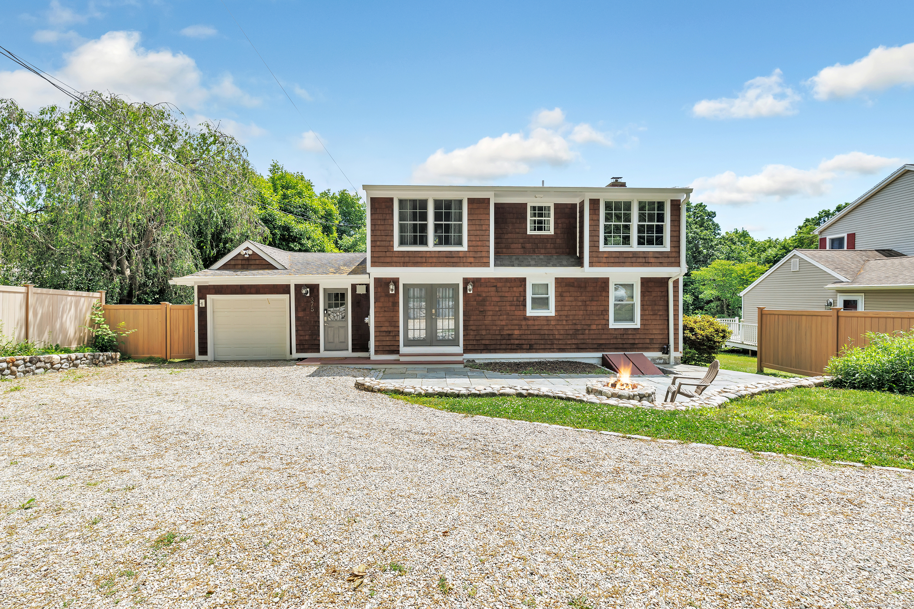 375 Edgefield Avenue
