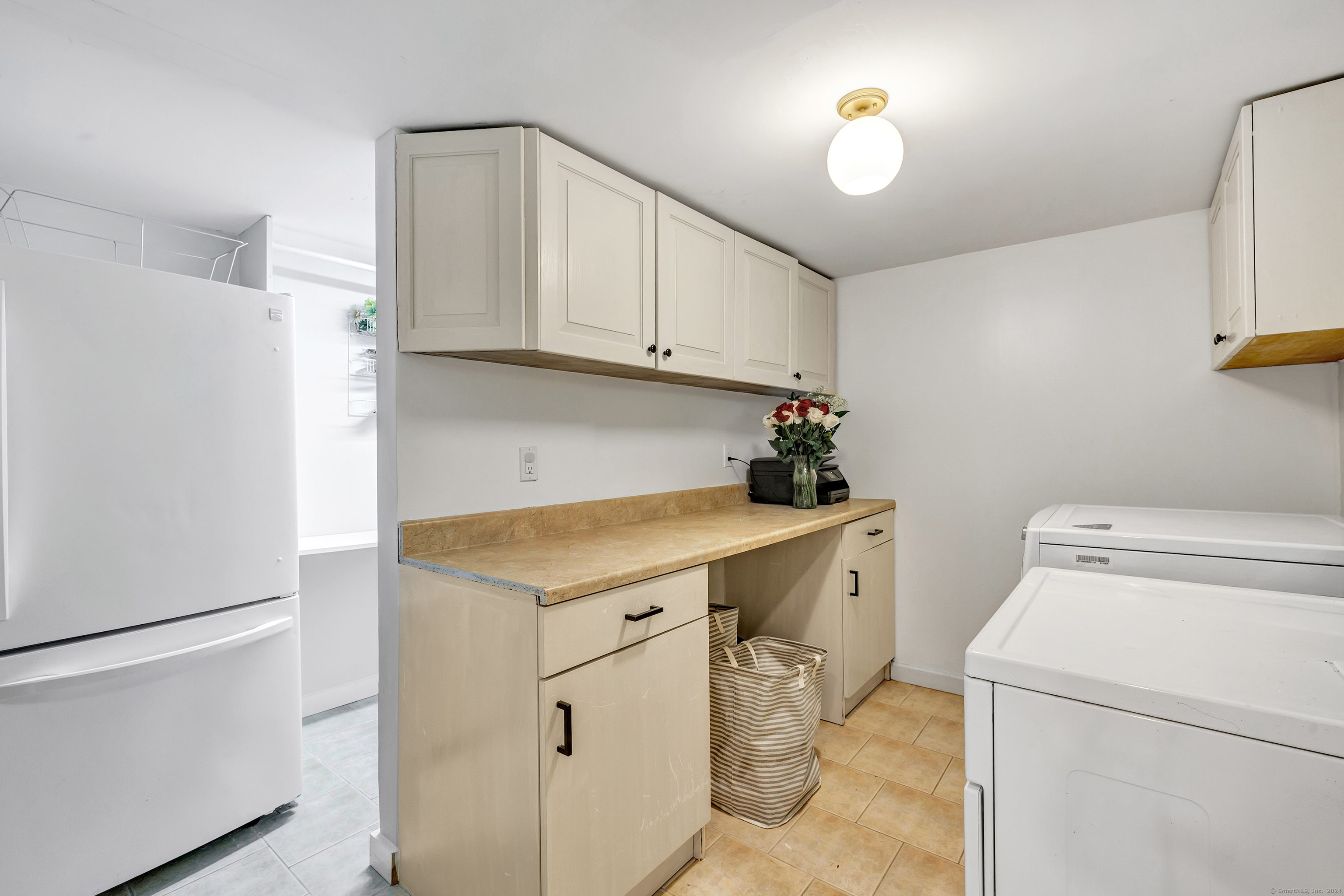 375 Edgefield Avenue