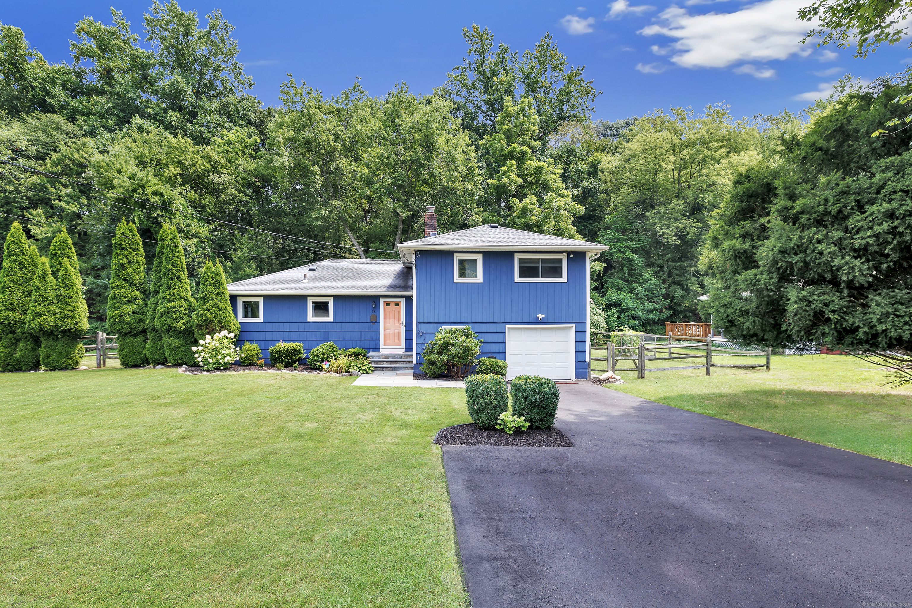 38 Winding Lane