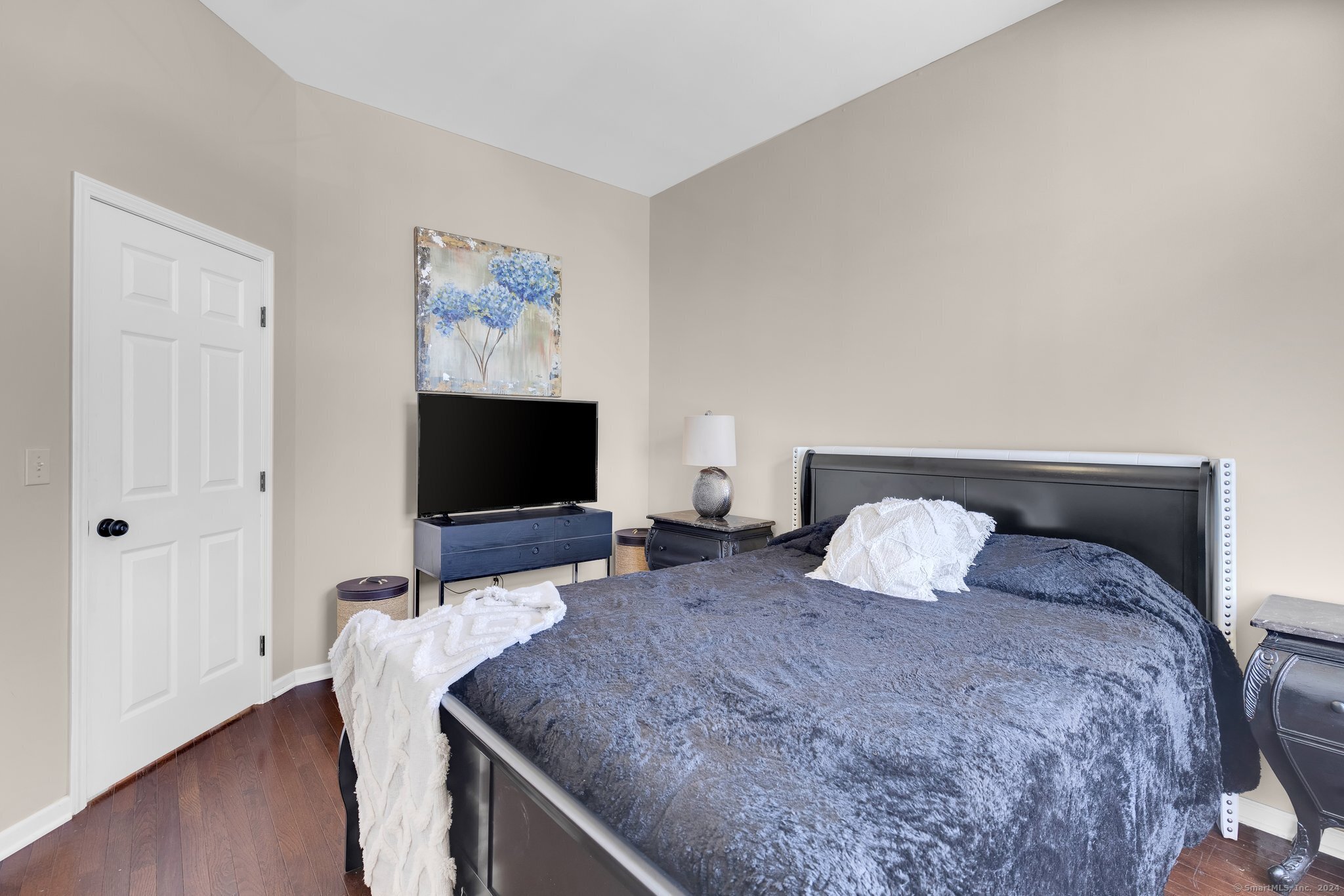 7 Mead Street Unit: APT E