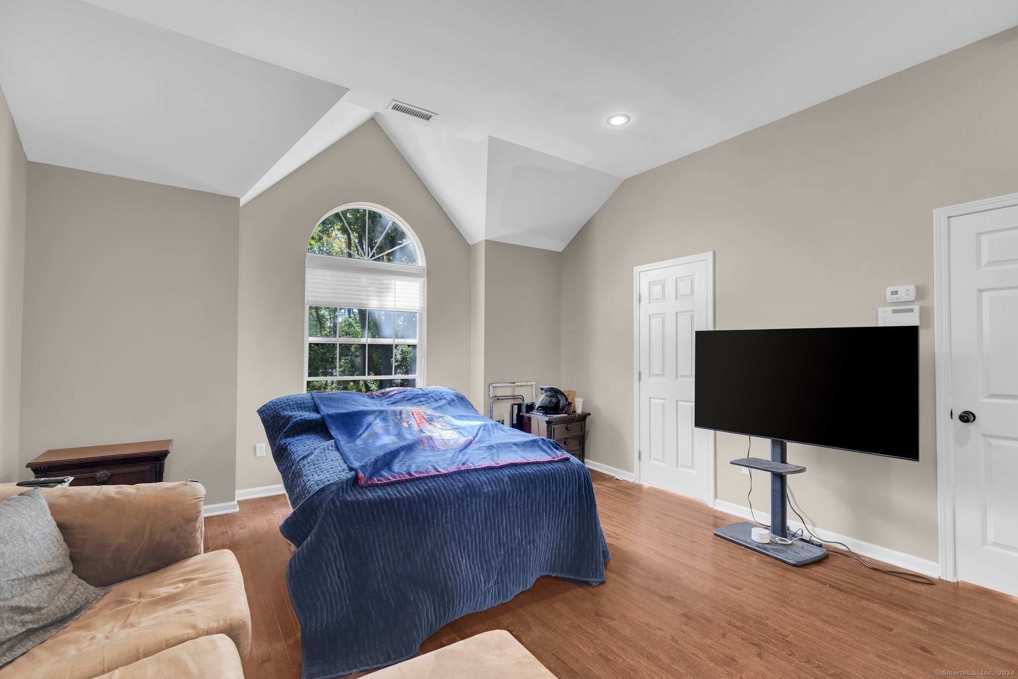 7 Mead Street Unit: APT E