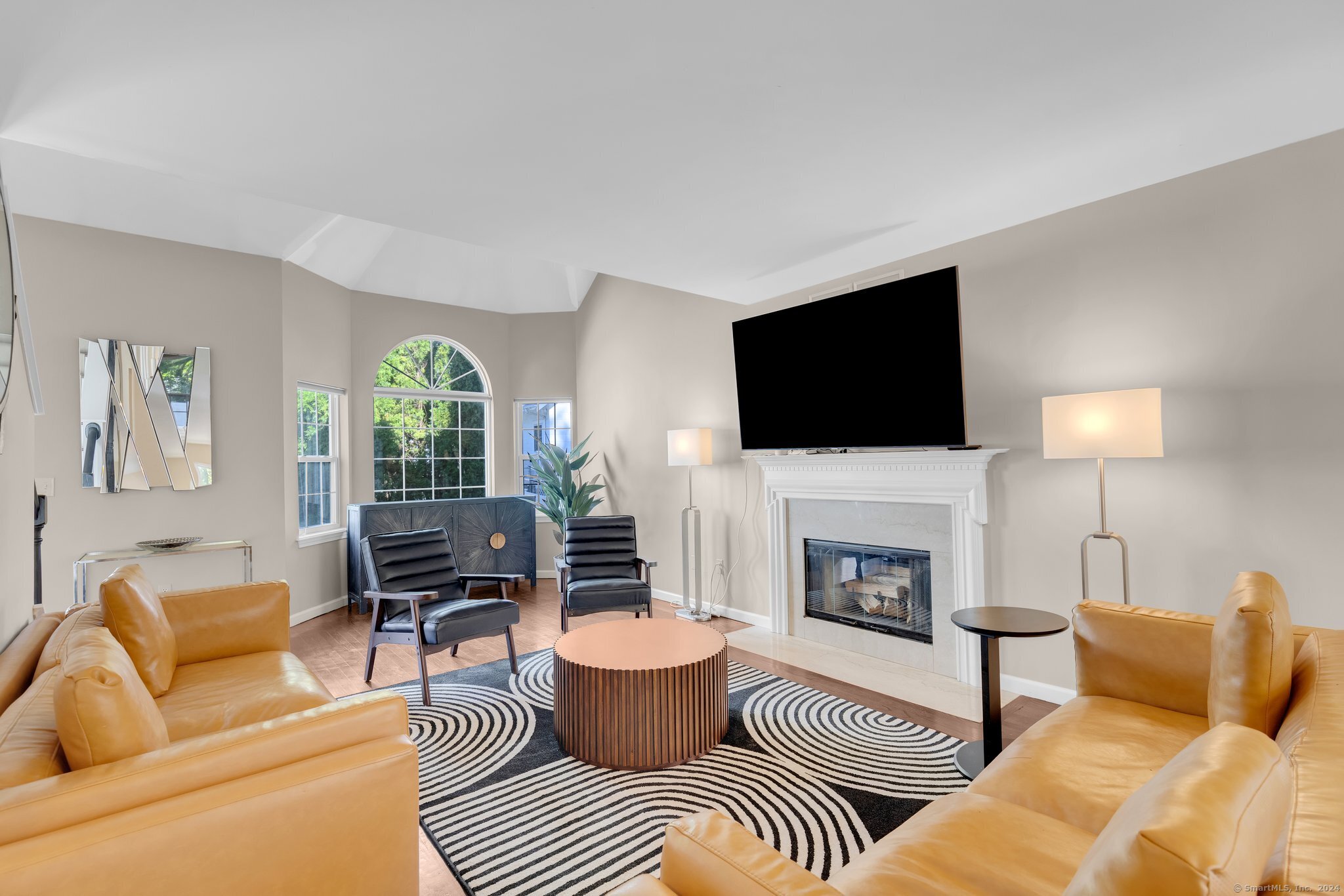 7 Mead Street Unit: APT E
