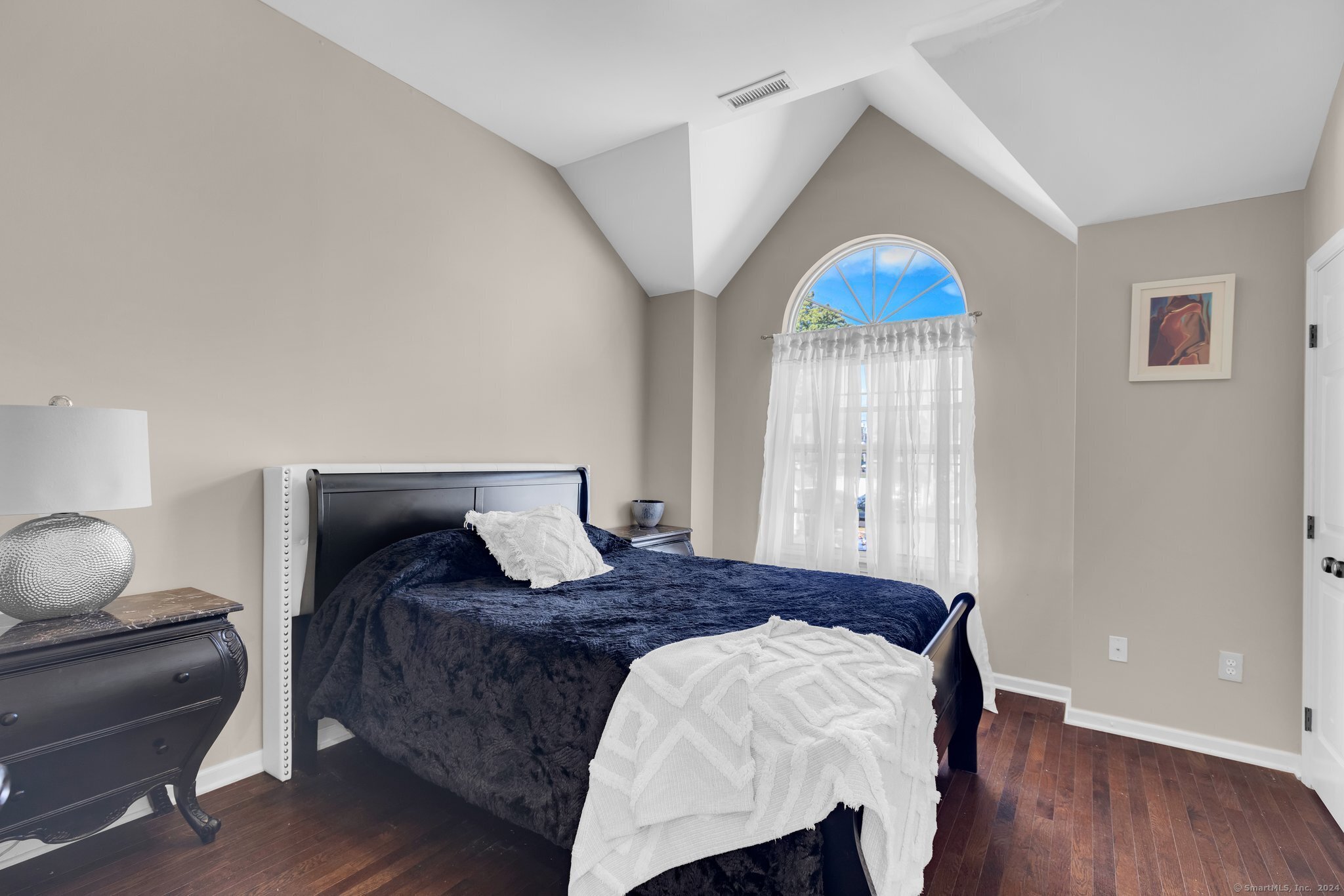 7 Mead Street Unit: APT E