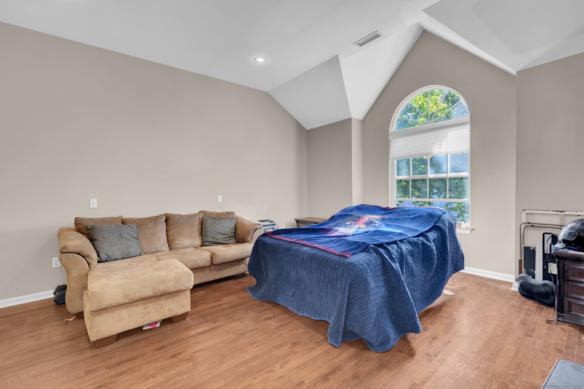 7 Mead Street Unit: APT E