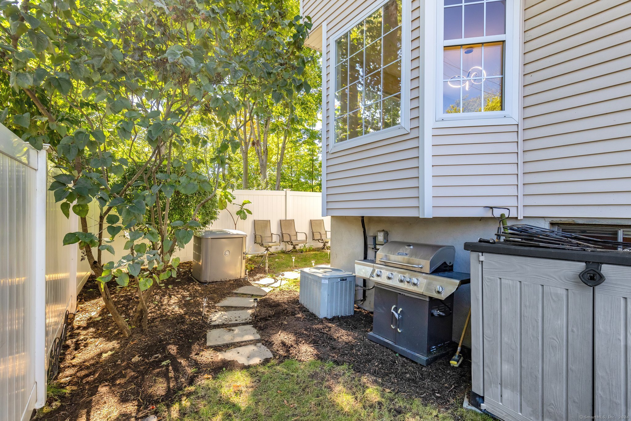 7 Mead Street Unit: APT E