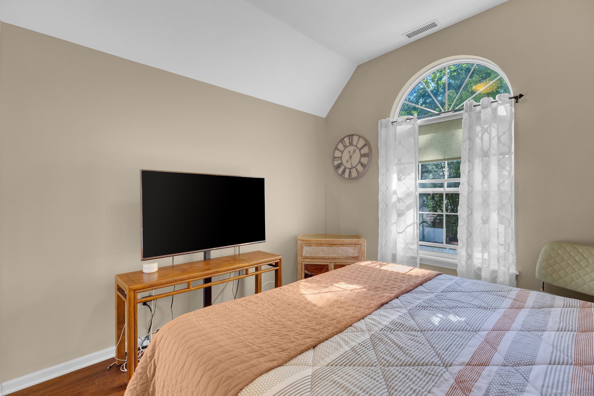 7 Mead Street Unit: APT E