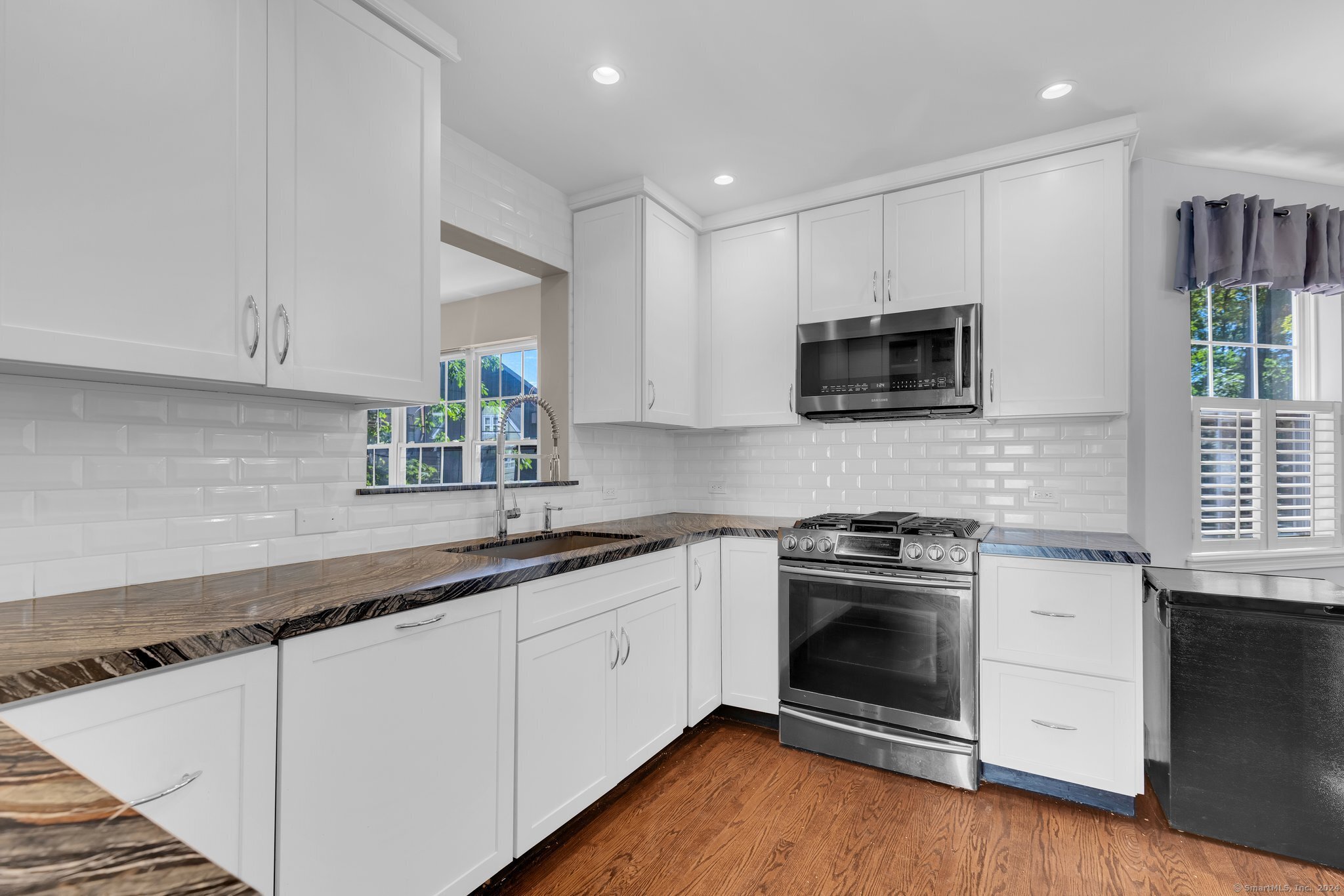 7 Mead Street Unit: APT E
