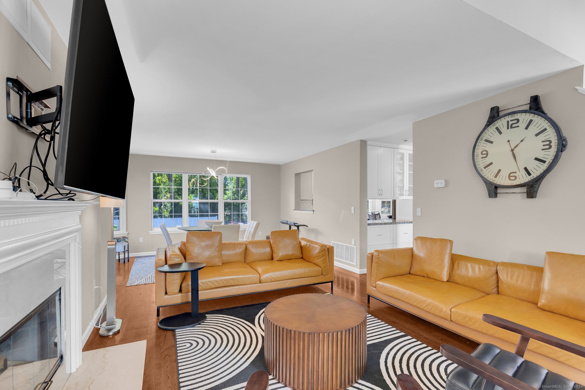 7 Mead Street Unit: APT E