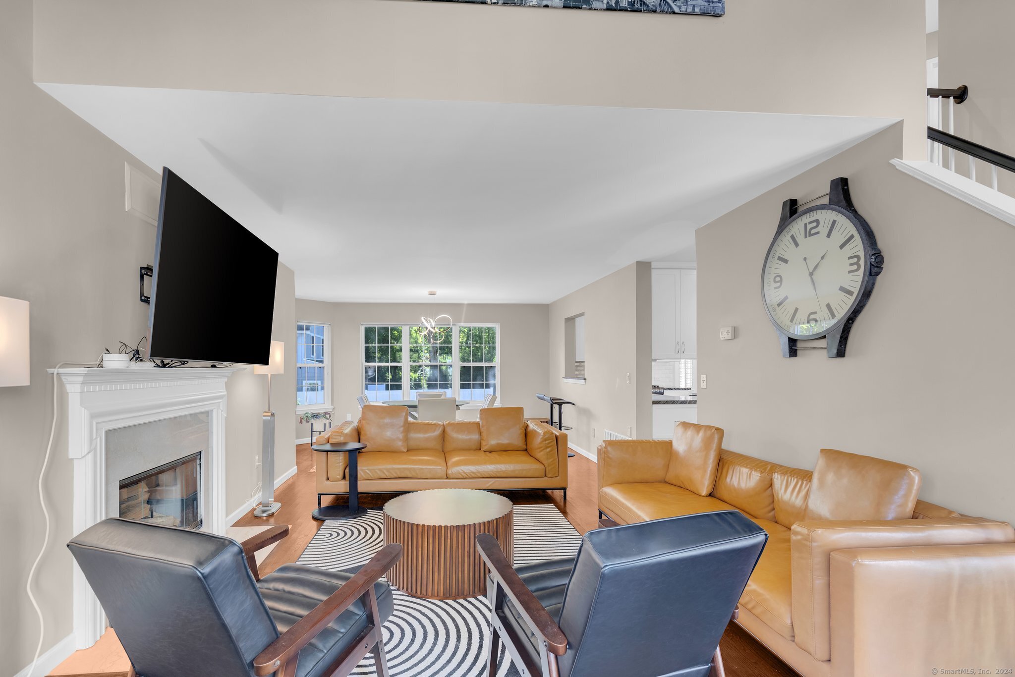 7 Mead Street Unit: APT E