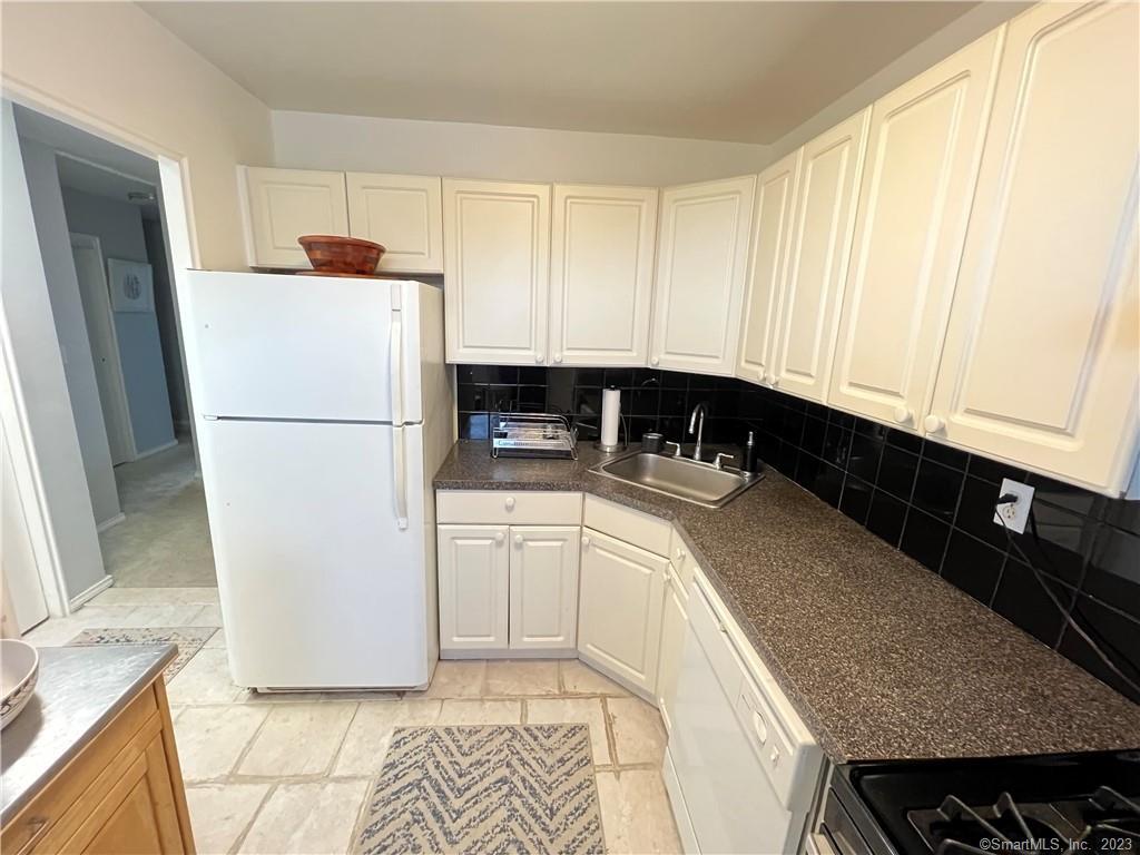 71 Strawberry Hill Avenue APT 1102