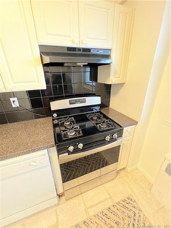 71 Strawberry Hill Avenue APT 1102