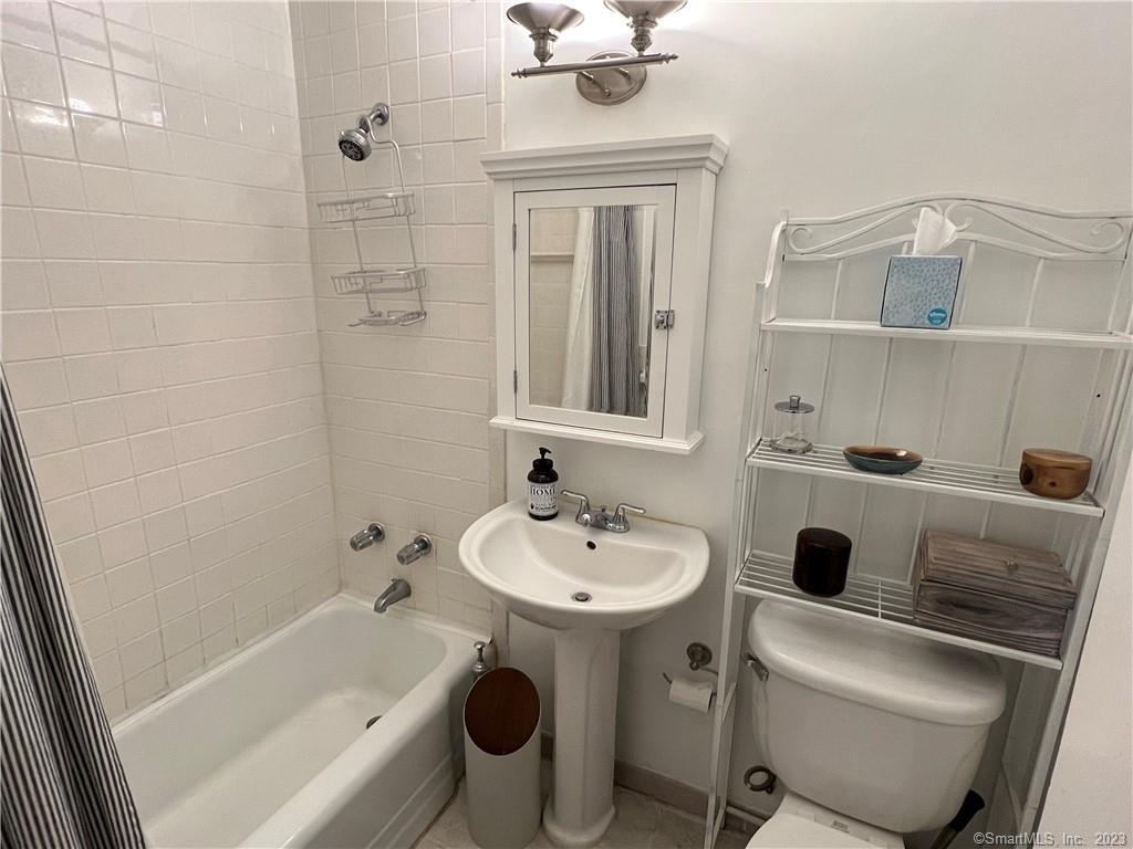 71 Strawberry Hill Avenue APT 1102