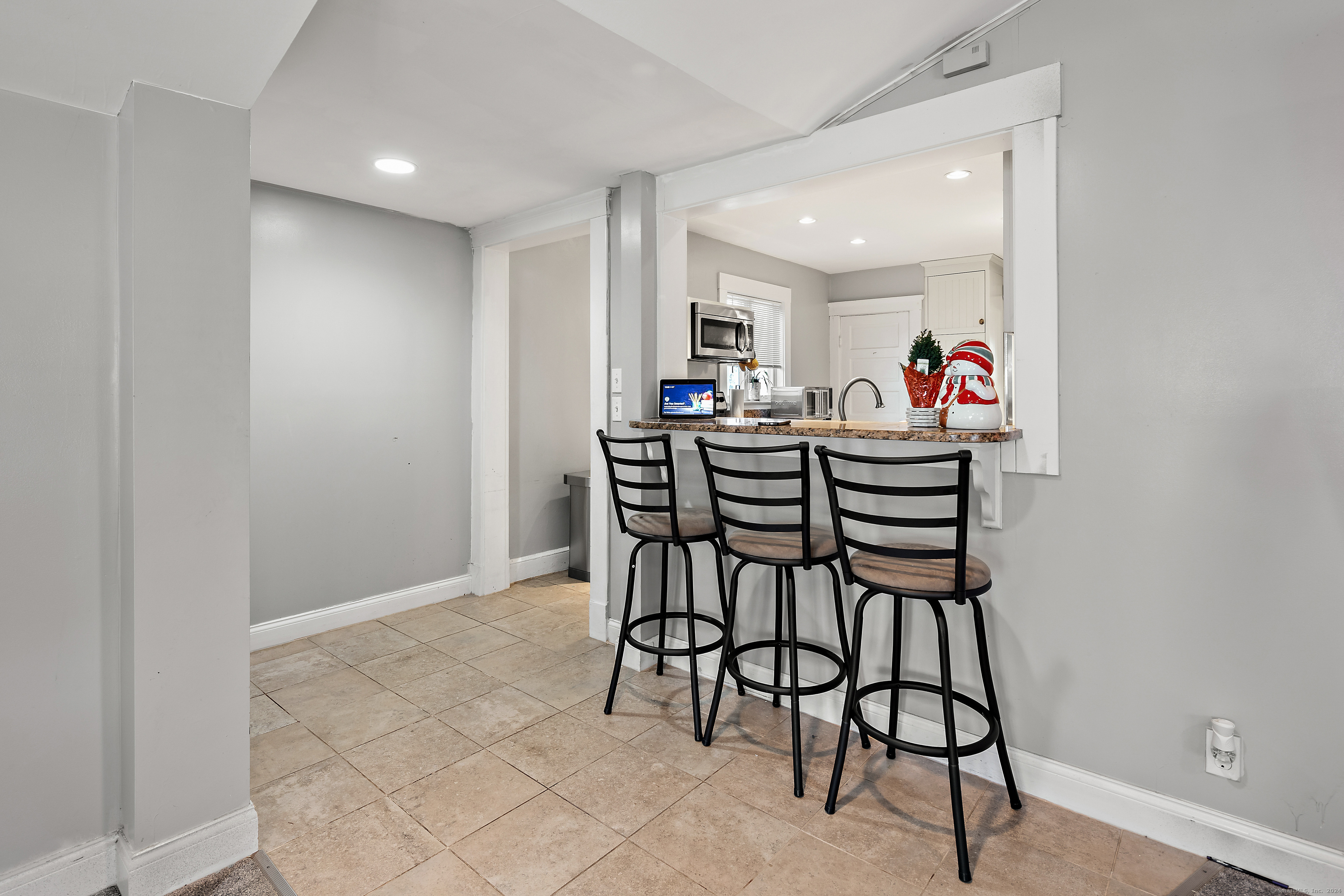 102 Hawthorne Avenue