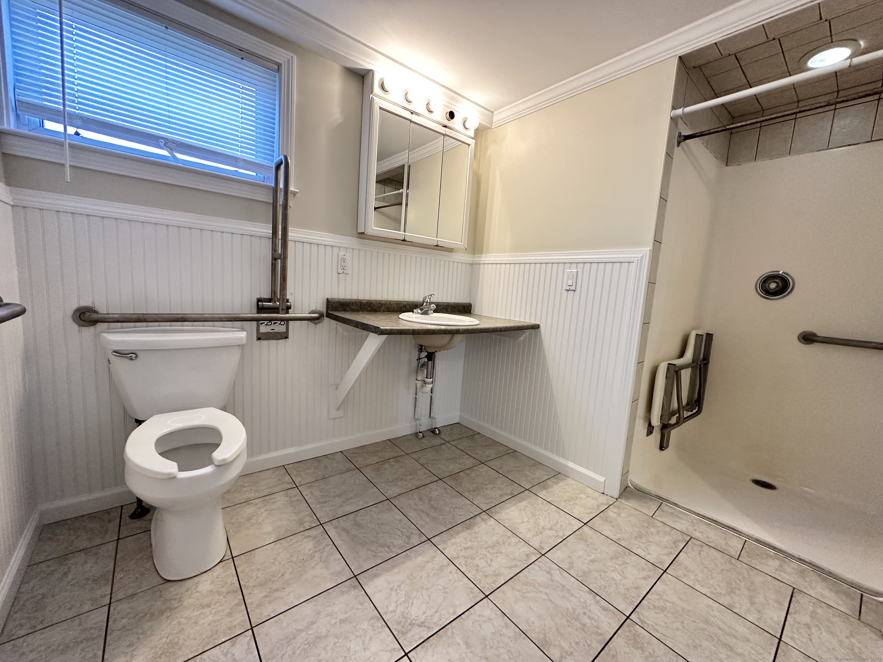 1112 Whalley Avenue 1