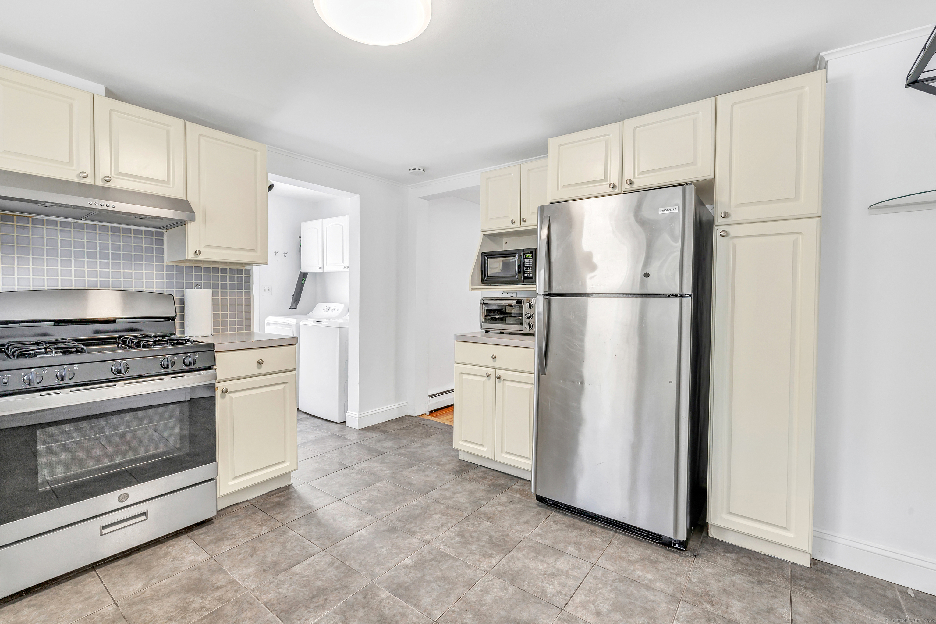 6 Richards Avenue
