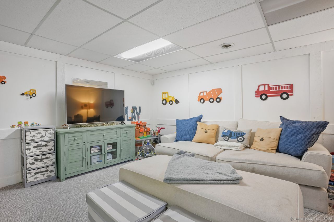 111 Fiddler Green Road Unit: B