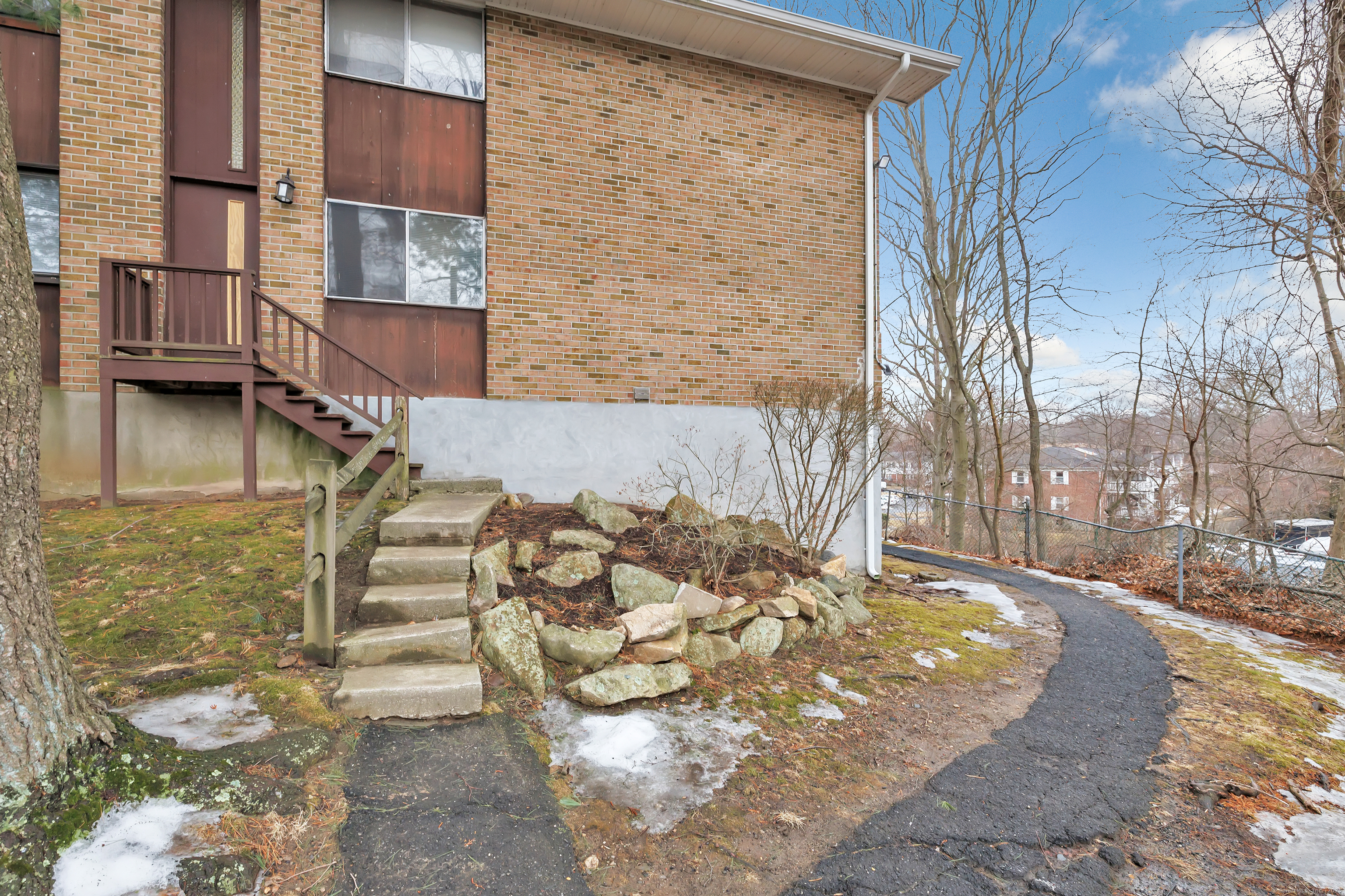 183 Kennedy Drive 183