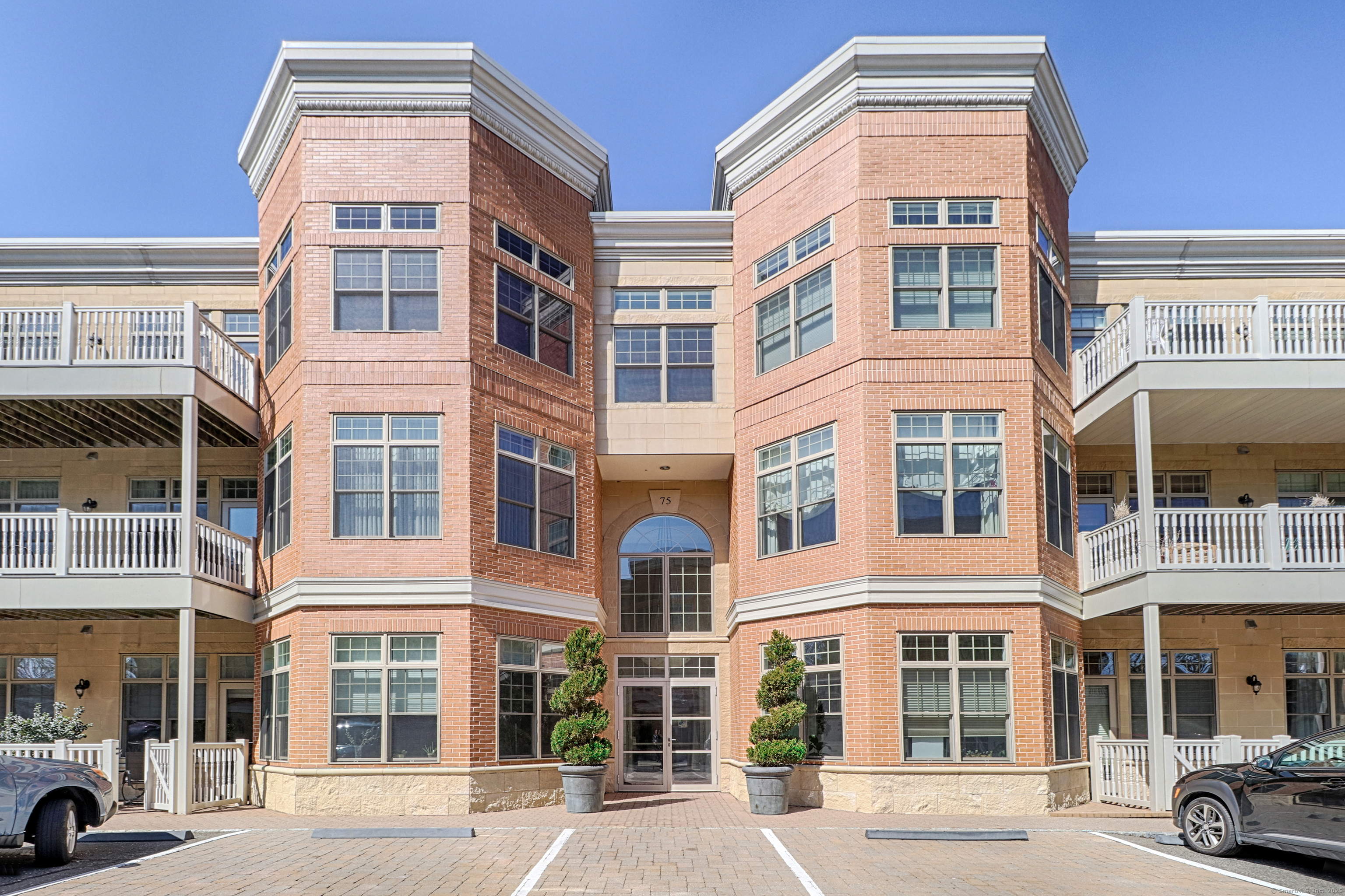 75 Stone Ridge Way Unit: APT 1D
