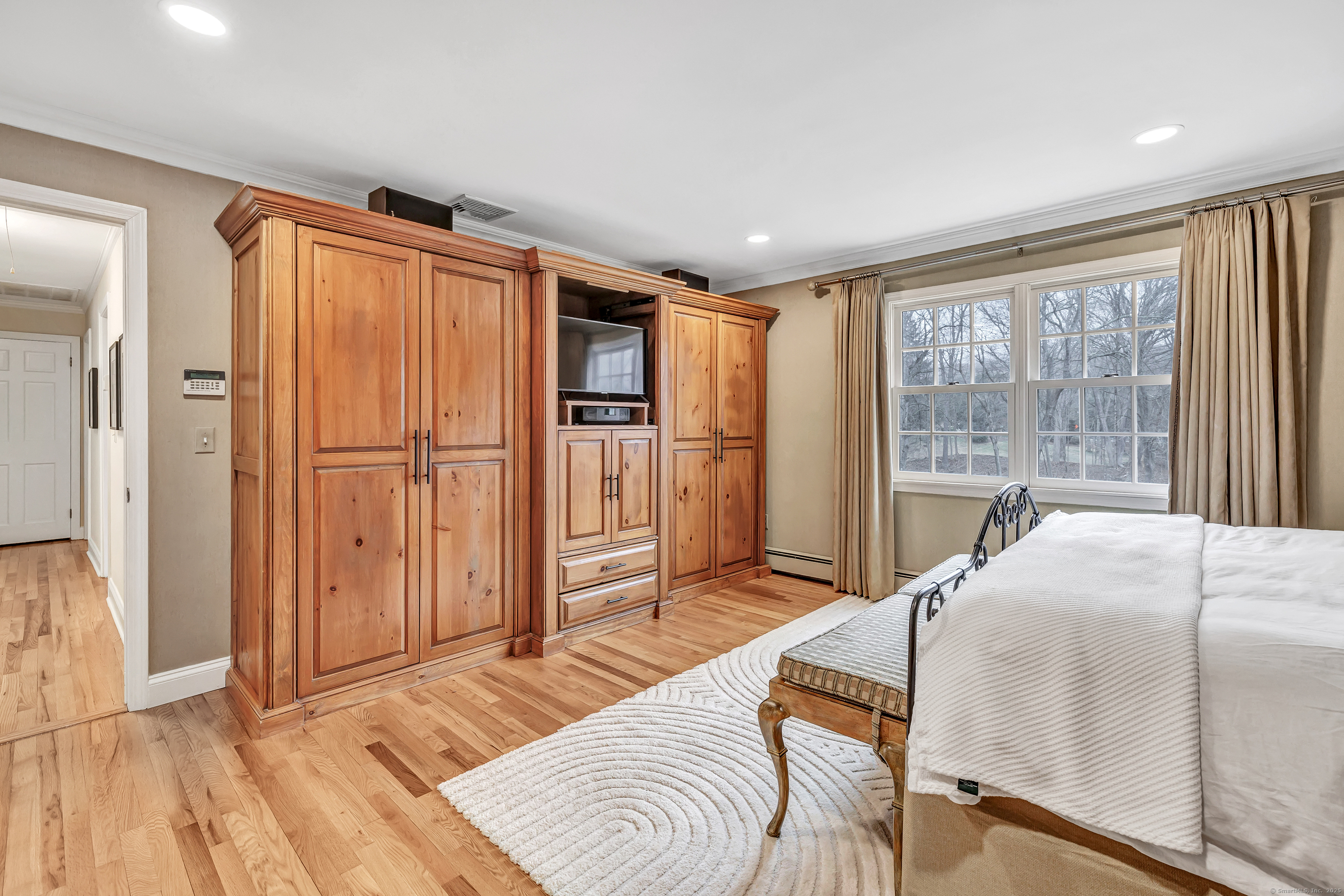 25 Lakeside Drive