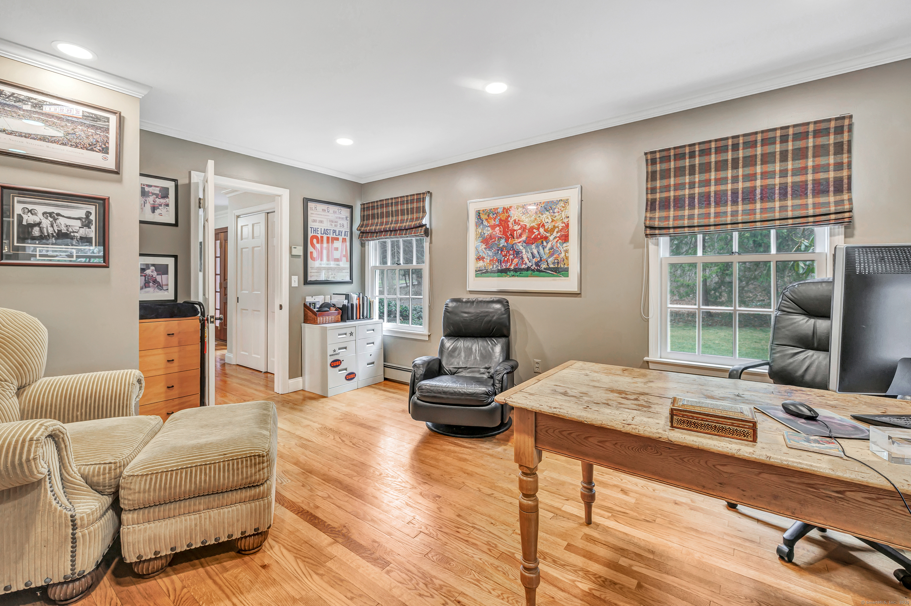 25 Lakeside Drive