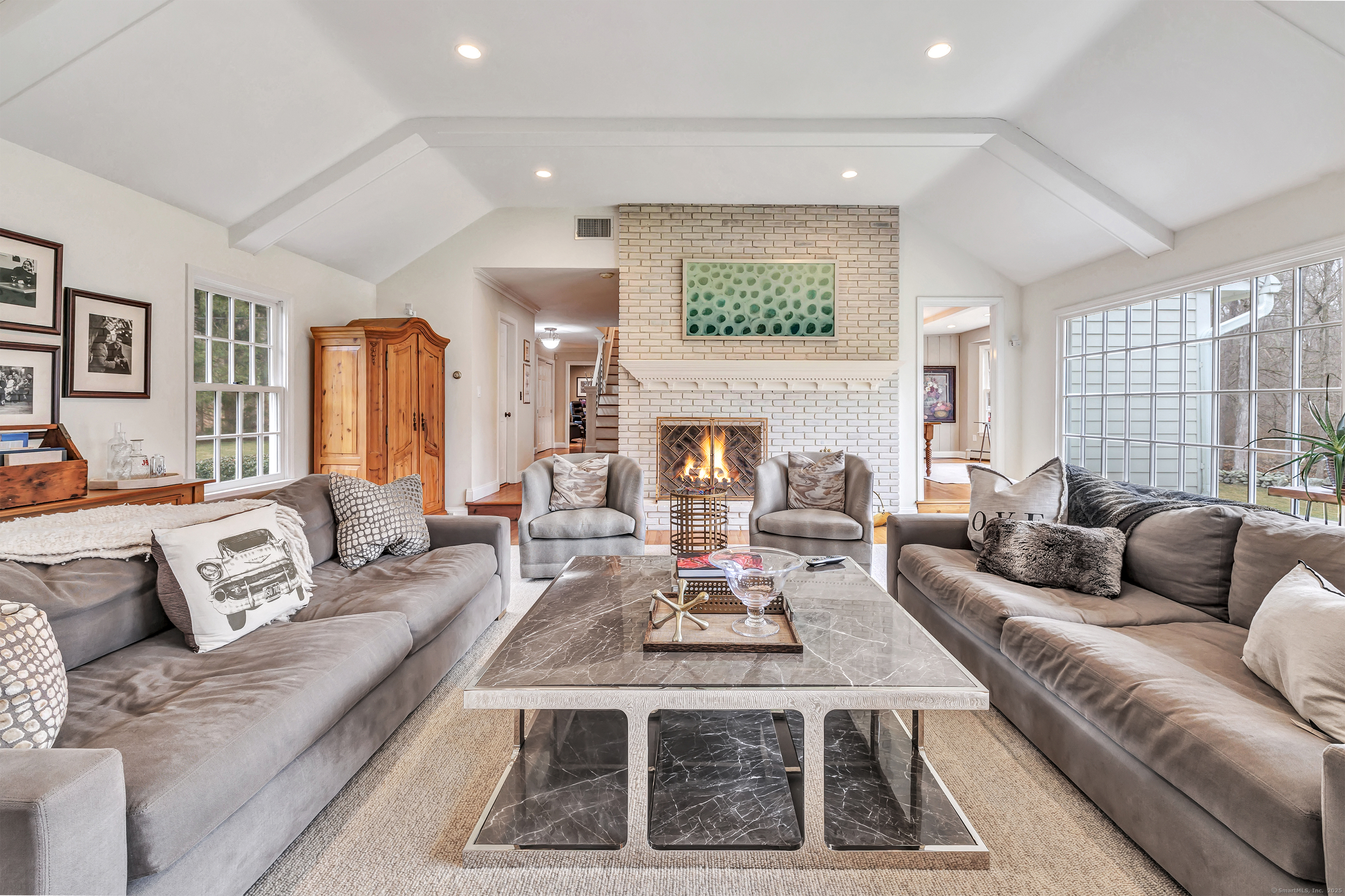 25 Lakeside Drive